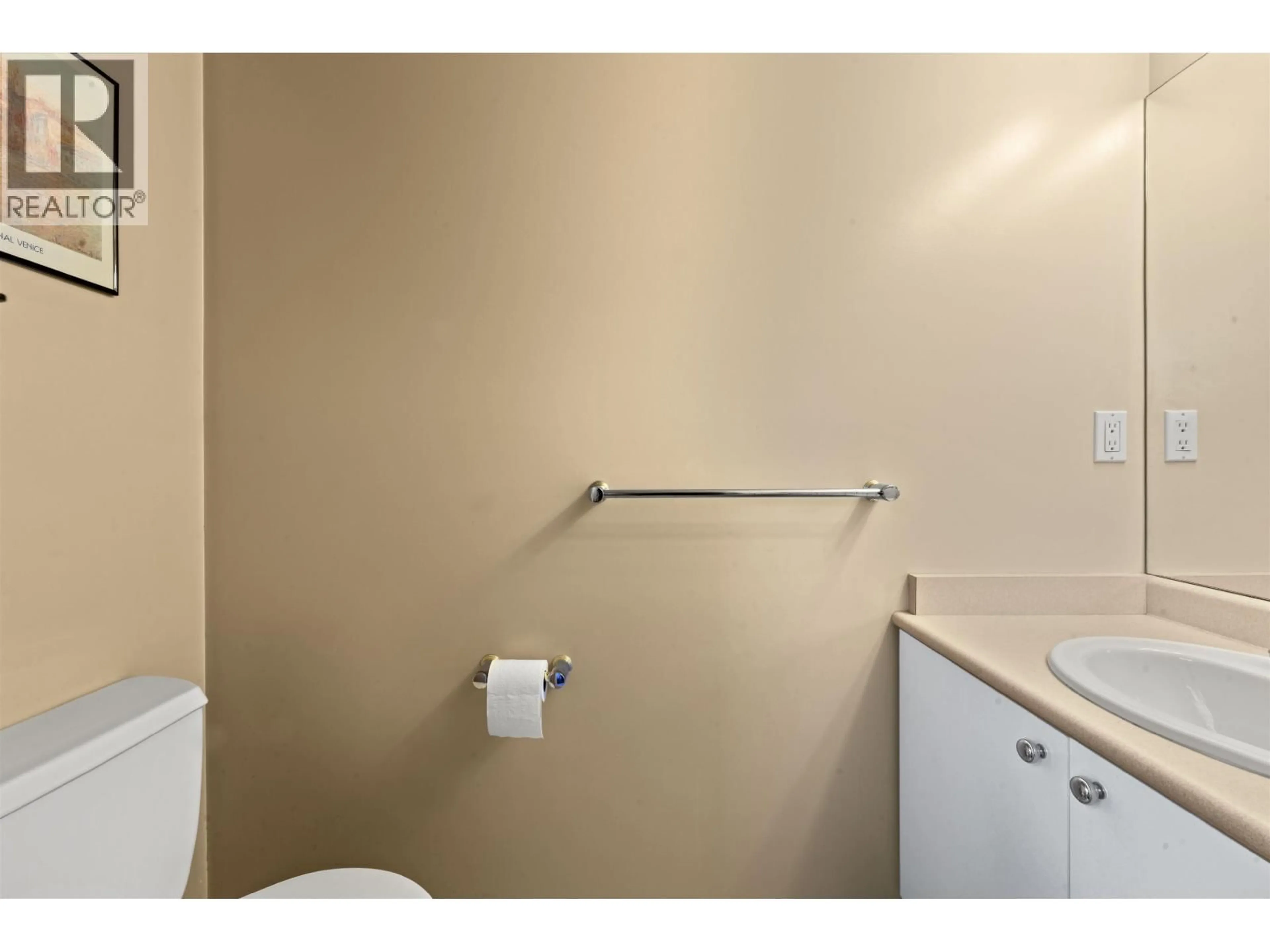 Standard bathroom, unknown for 27 - 6670 RUMBLE STREET, Burnaby British Columbia V5E4L4