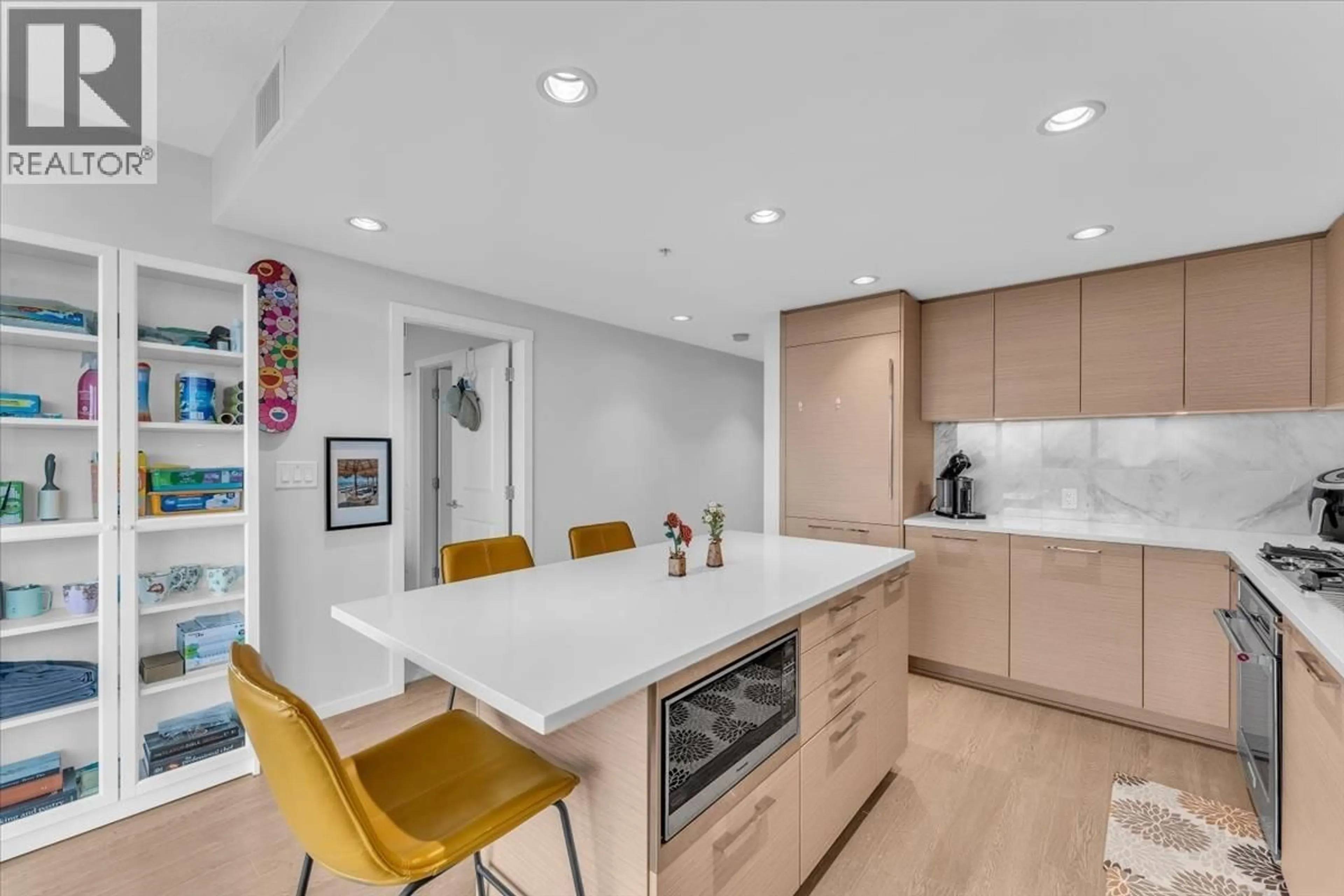 Open concept kitchen, unknown for 1906 - 6700 DUNBLANE AVENUE, Burnaby British Columbia V5H3K6