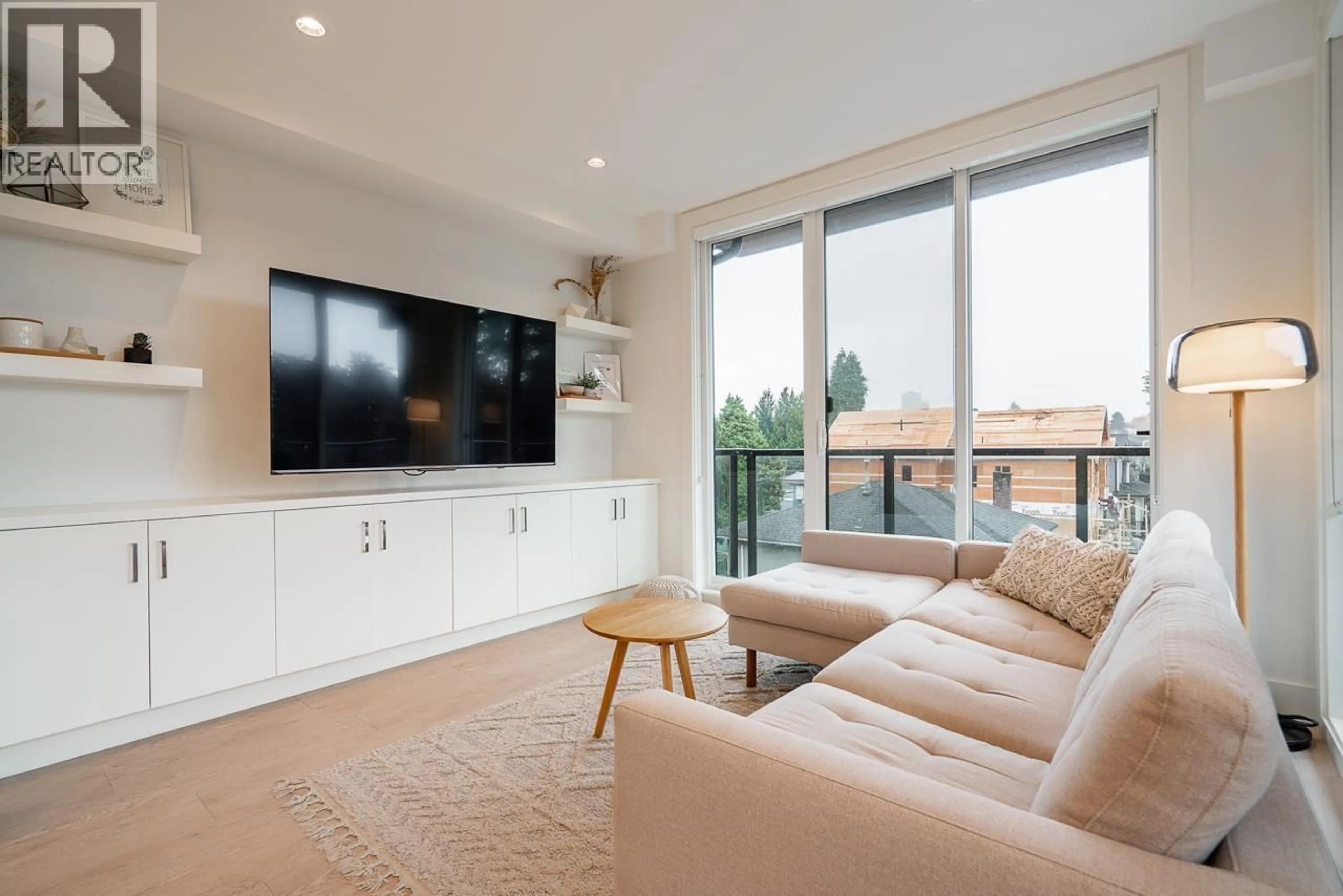 Living room with furniture, unknown for 4756 DUCHESS STREET, Vancouver British Columbia V5R0K3