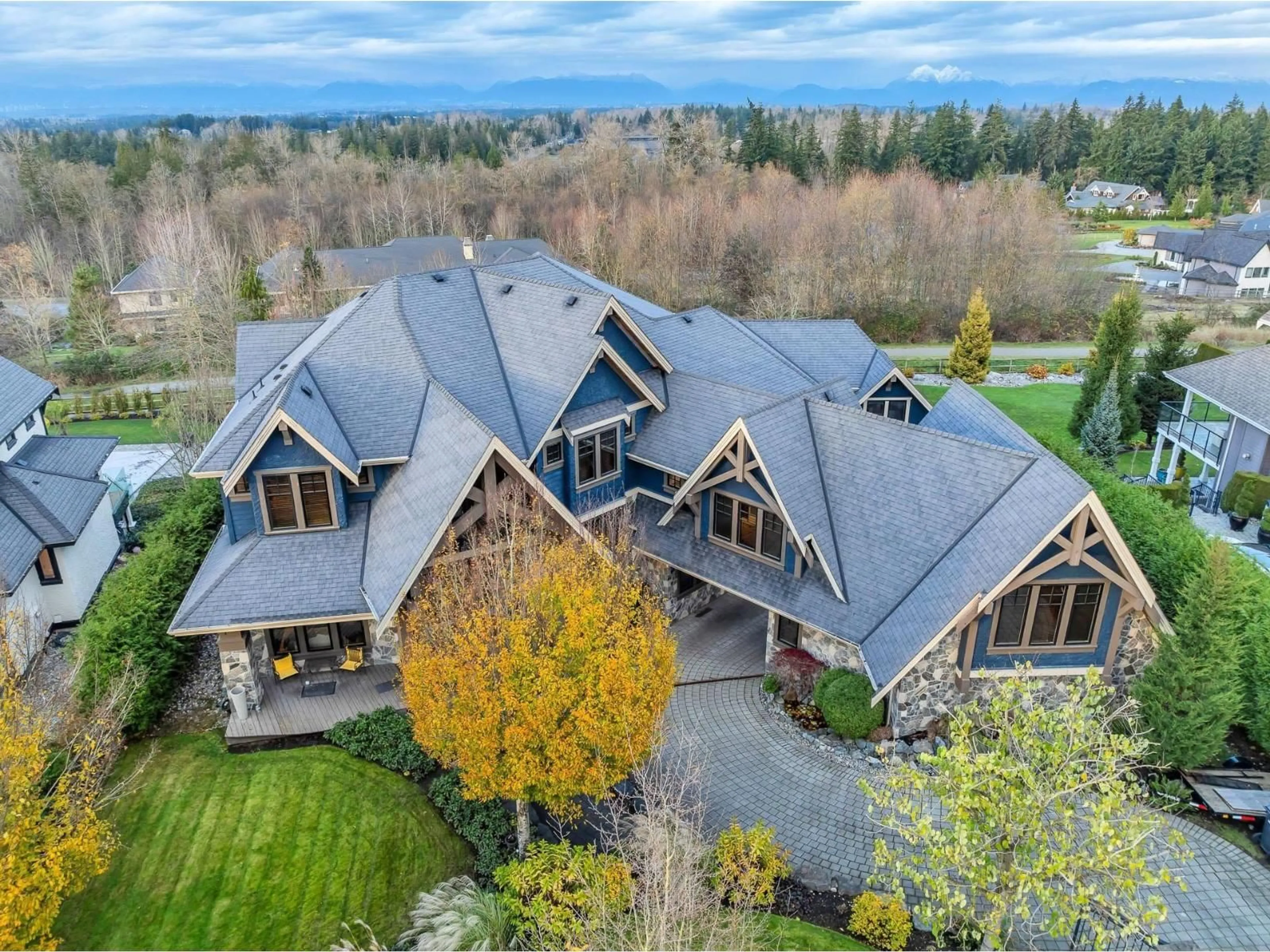 A pic from outside/outdoor area/front of a property/back of a property/a pic from drone, unknown for 20069 2, Langley British Columbia V2Z0A3