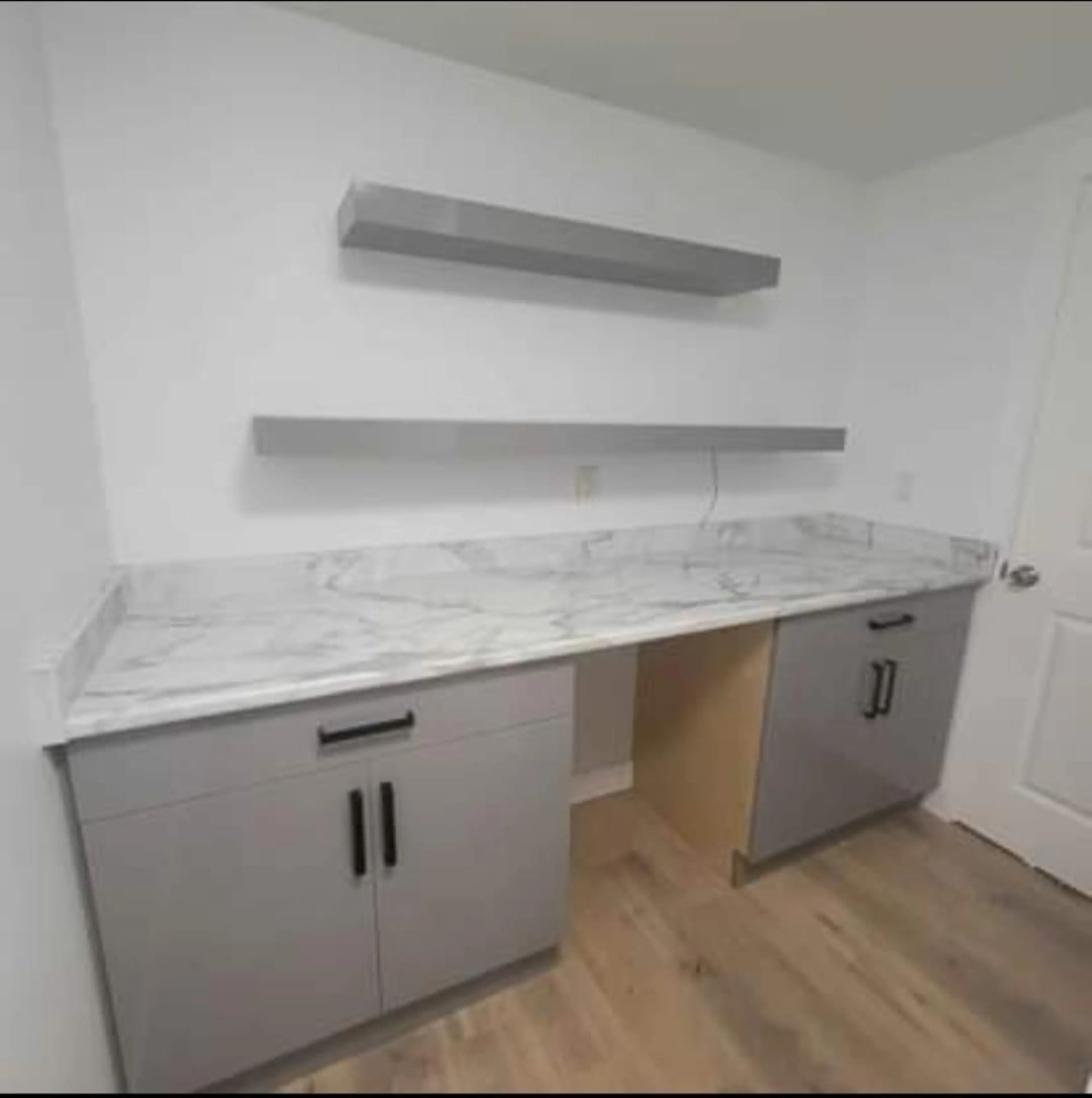 Standard kitchen, unknown for 2042 BOWLER, Surrey British Columbia V4A6S6