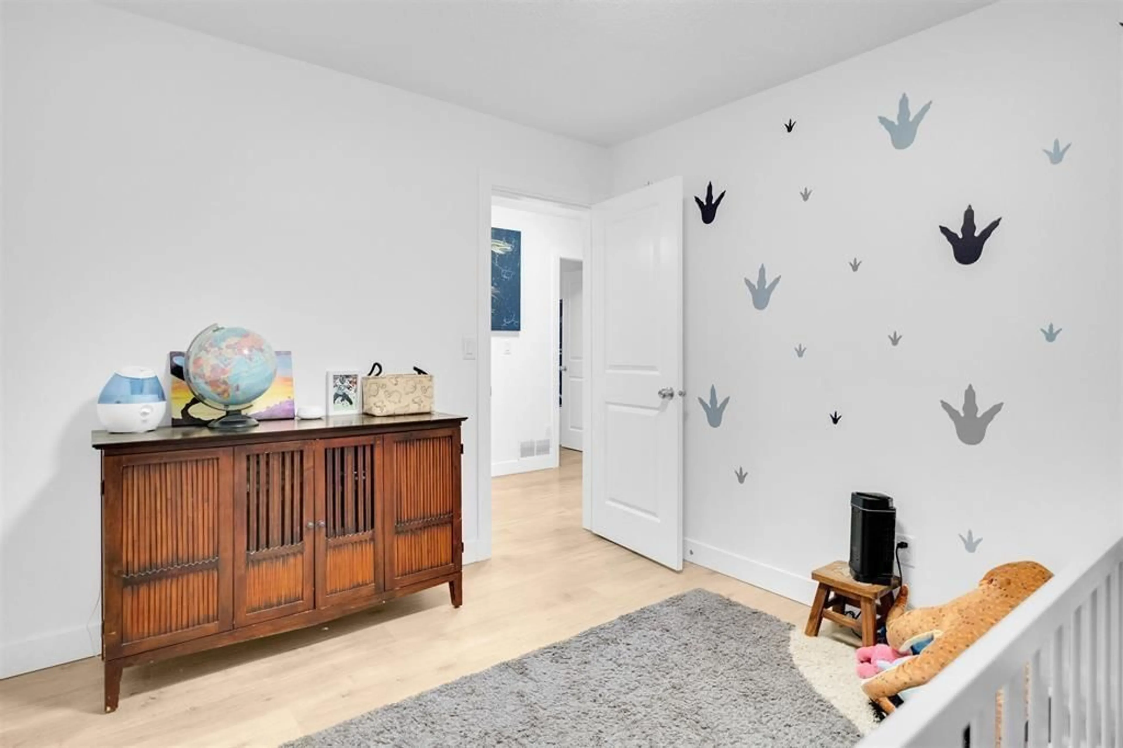 Indoor entryway for 2042 BOWLER, Surrey British Columbia V4A6S6