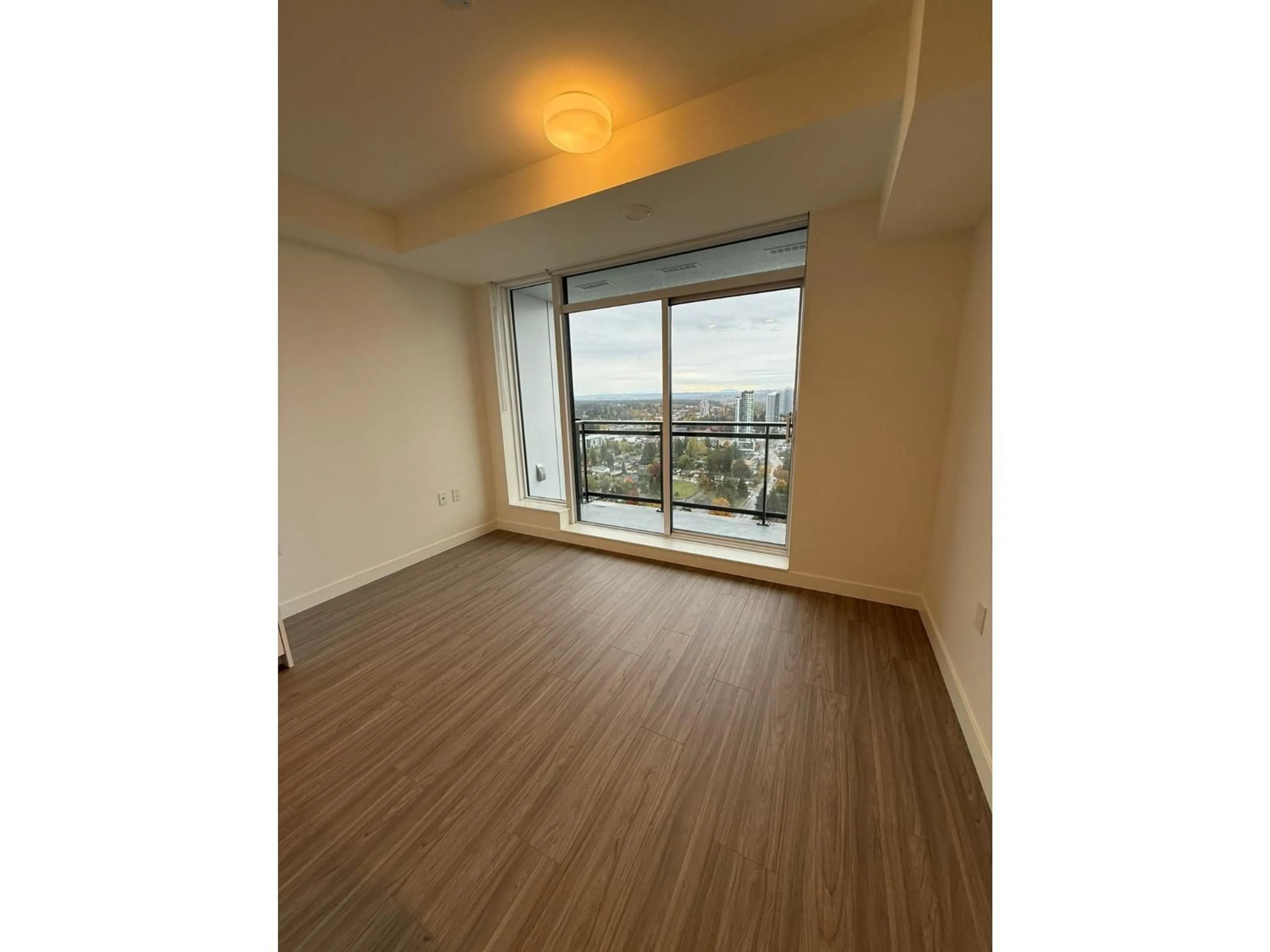 A pic of a room for 3403 - 13675 107A, Surrey British Columbia V3X0T2