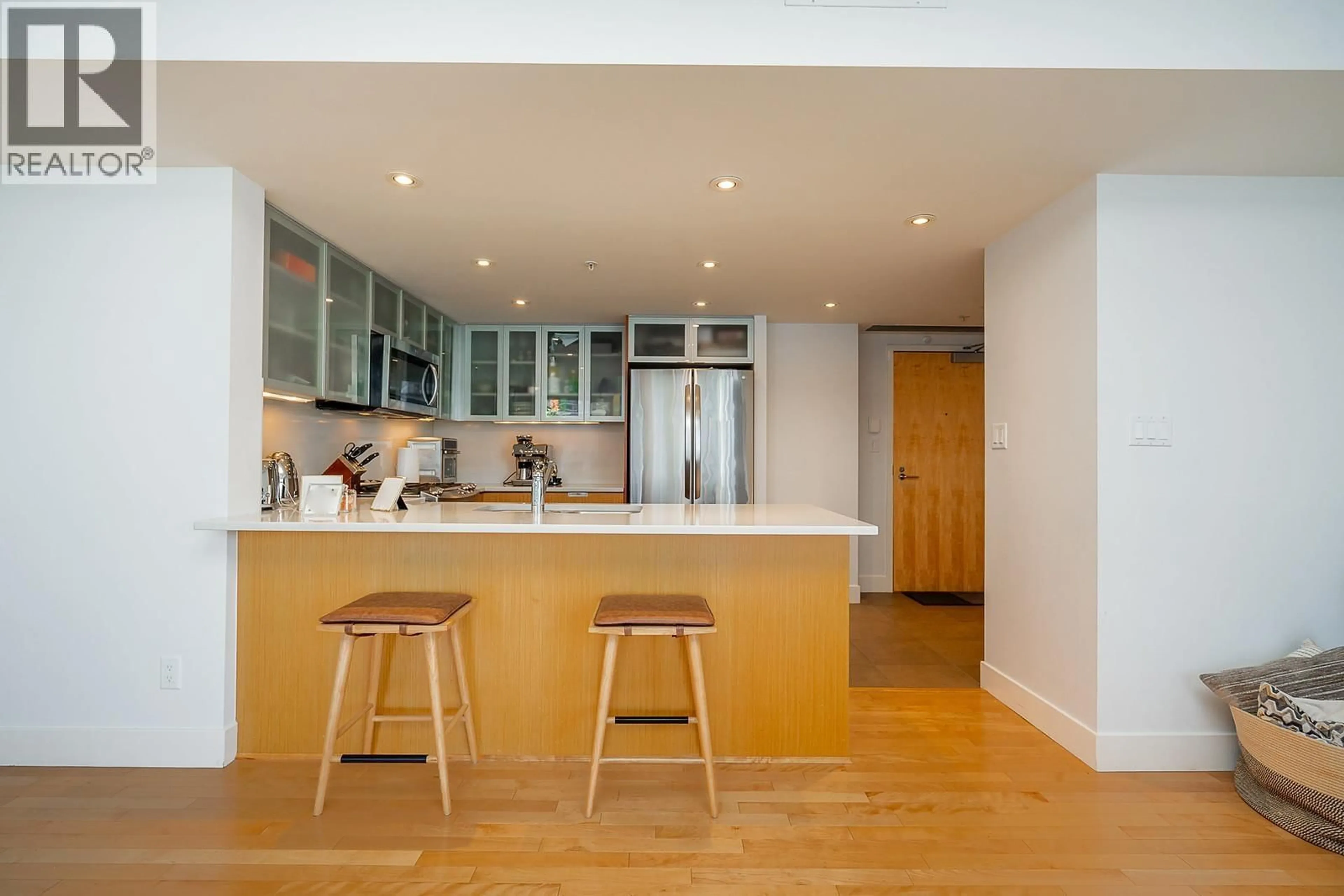 Contemporary kitchen, wood/laminate floor for 1904 - 1205 HASTINGS STREET, Vancouver British Columbia V6E4T7