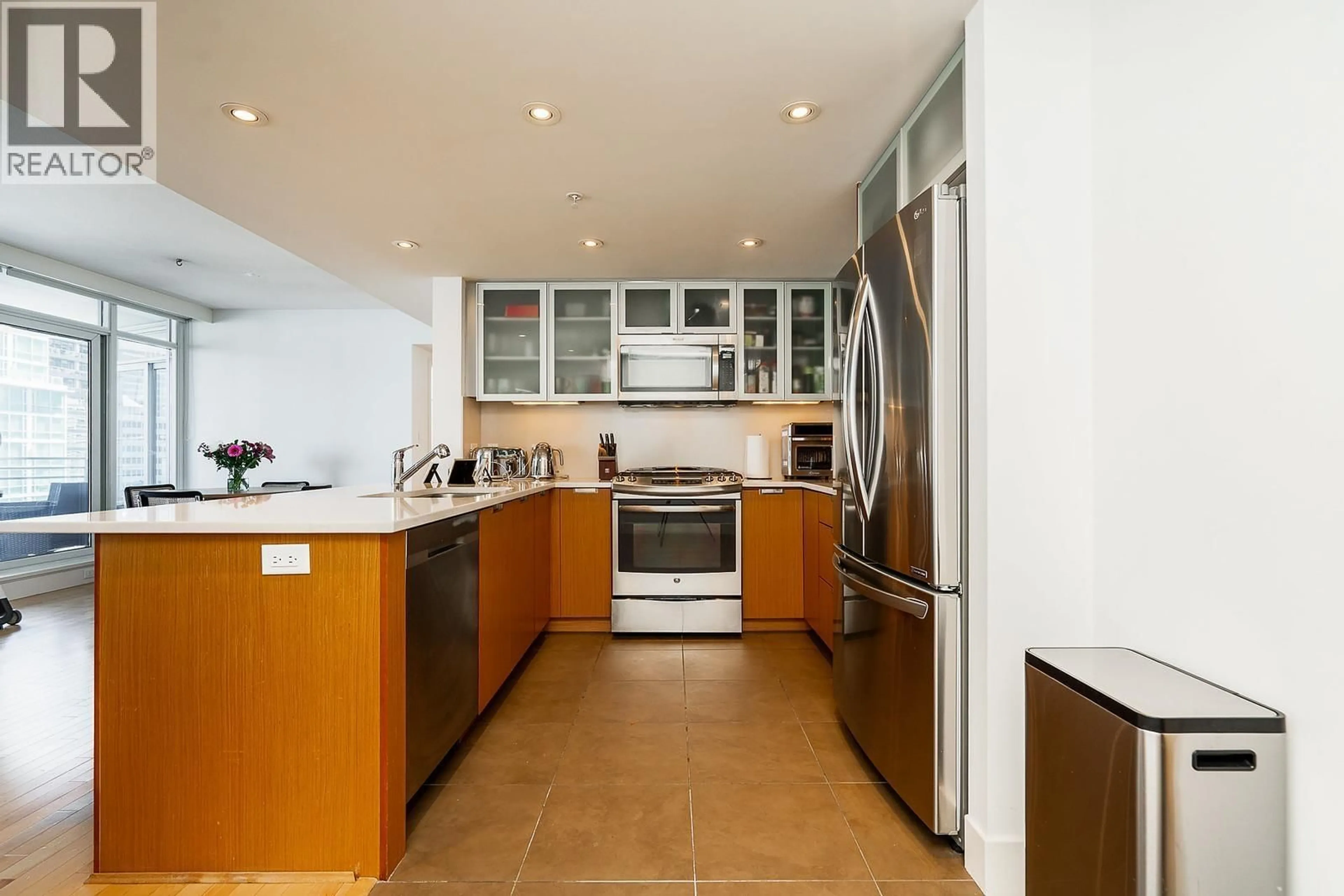 Contemporary kitchen, ceramic/tile floor for 1904 - 1205 HASTINGS STREET, Vancouver British Columbia V6E4T7