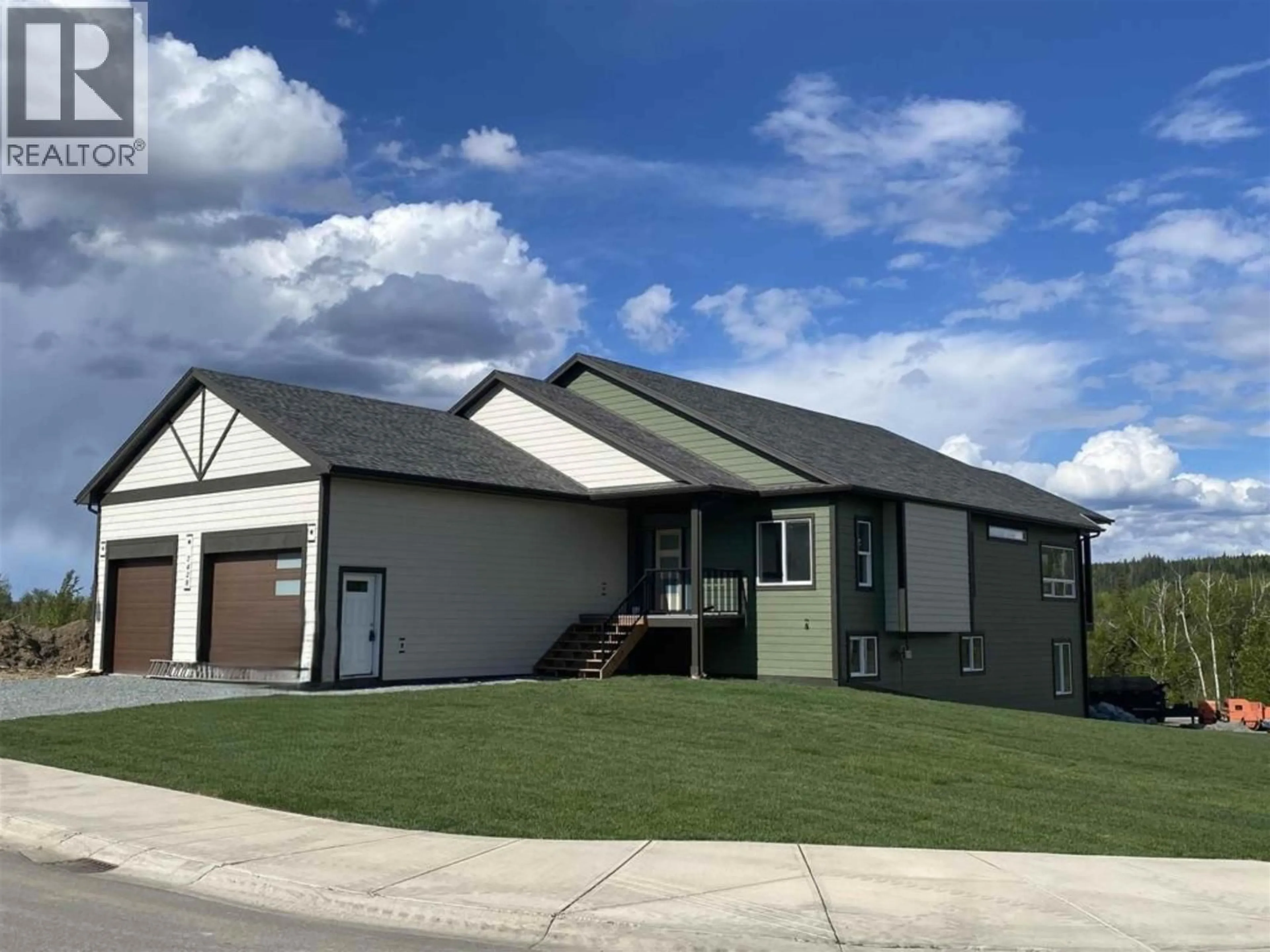 Home with vinyl exterior material, street for 7428 FOXRIDGE AVENUE, Prince George British Columbia V2N0H2