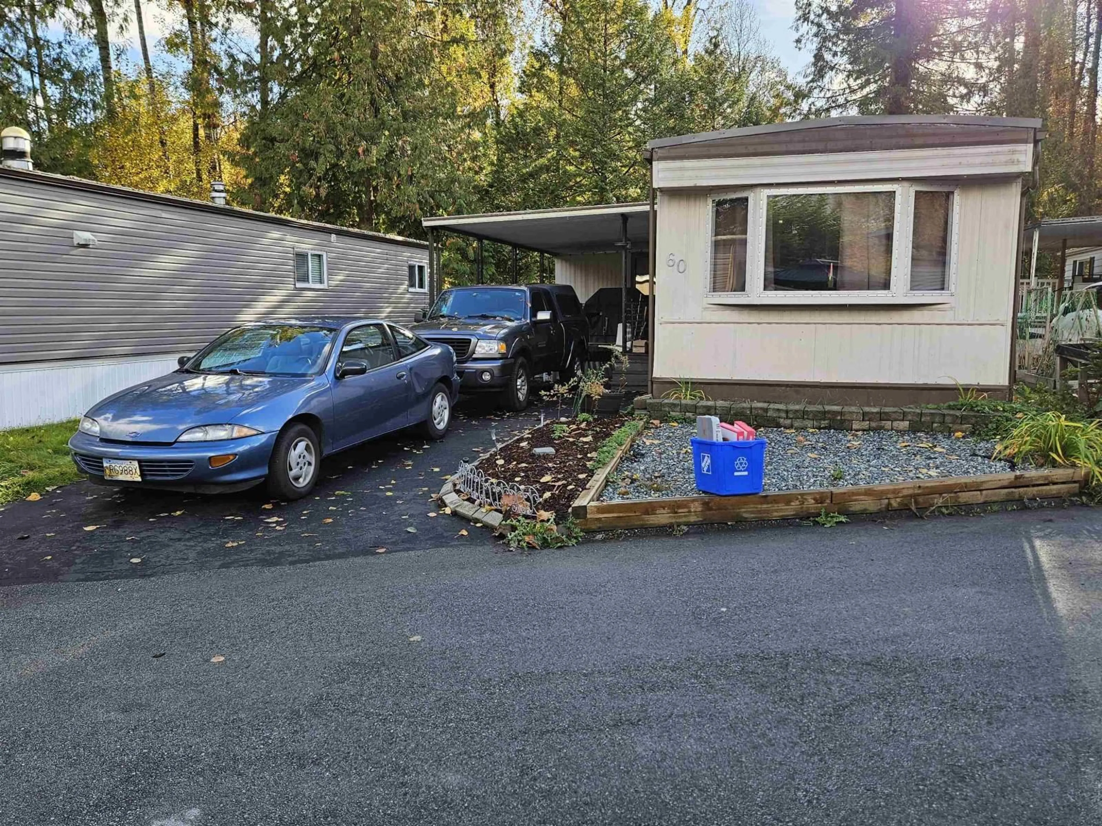 A pic from outside/outdoor area/front of a property/back of a property/a pic from drone, street for 60 - 8220 KING GEORGE BOULEVARD, Surrey British Columbia V3W6E1