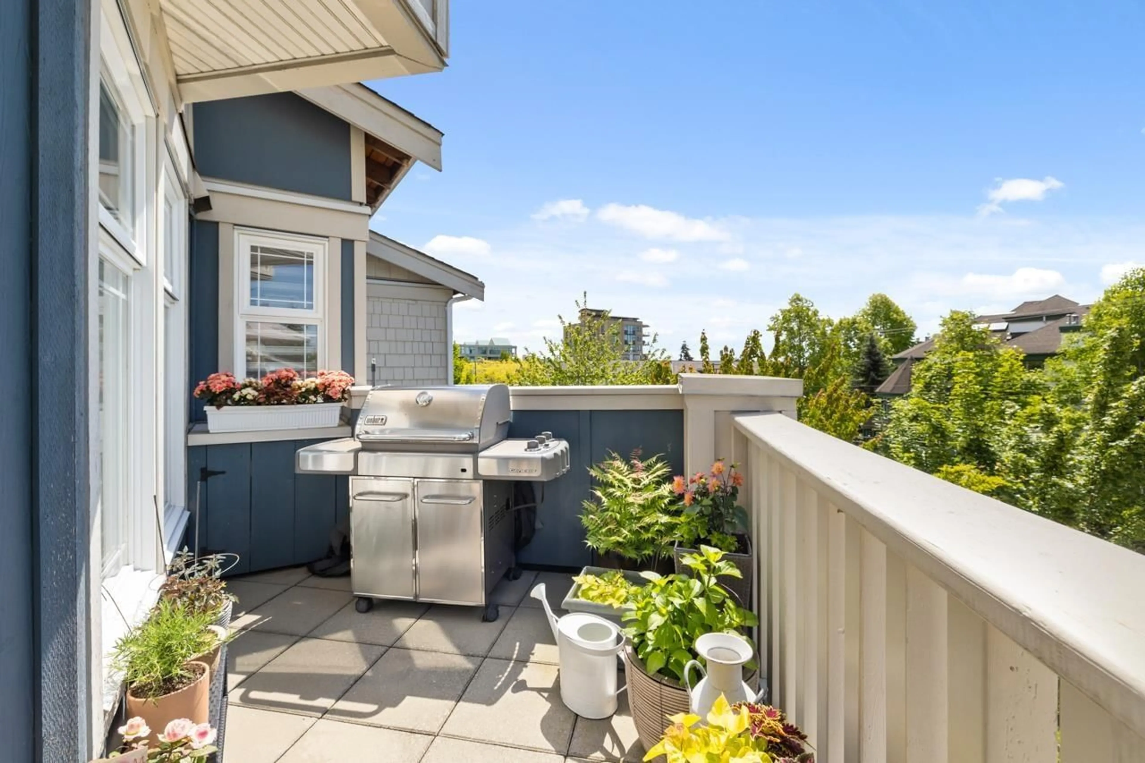 Patio, water/lake/river/ocean view for 302 - 15392 16A, Surrey British Columbia V4A1S9