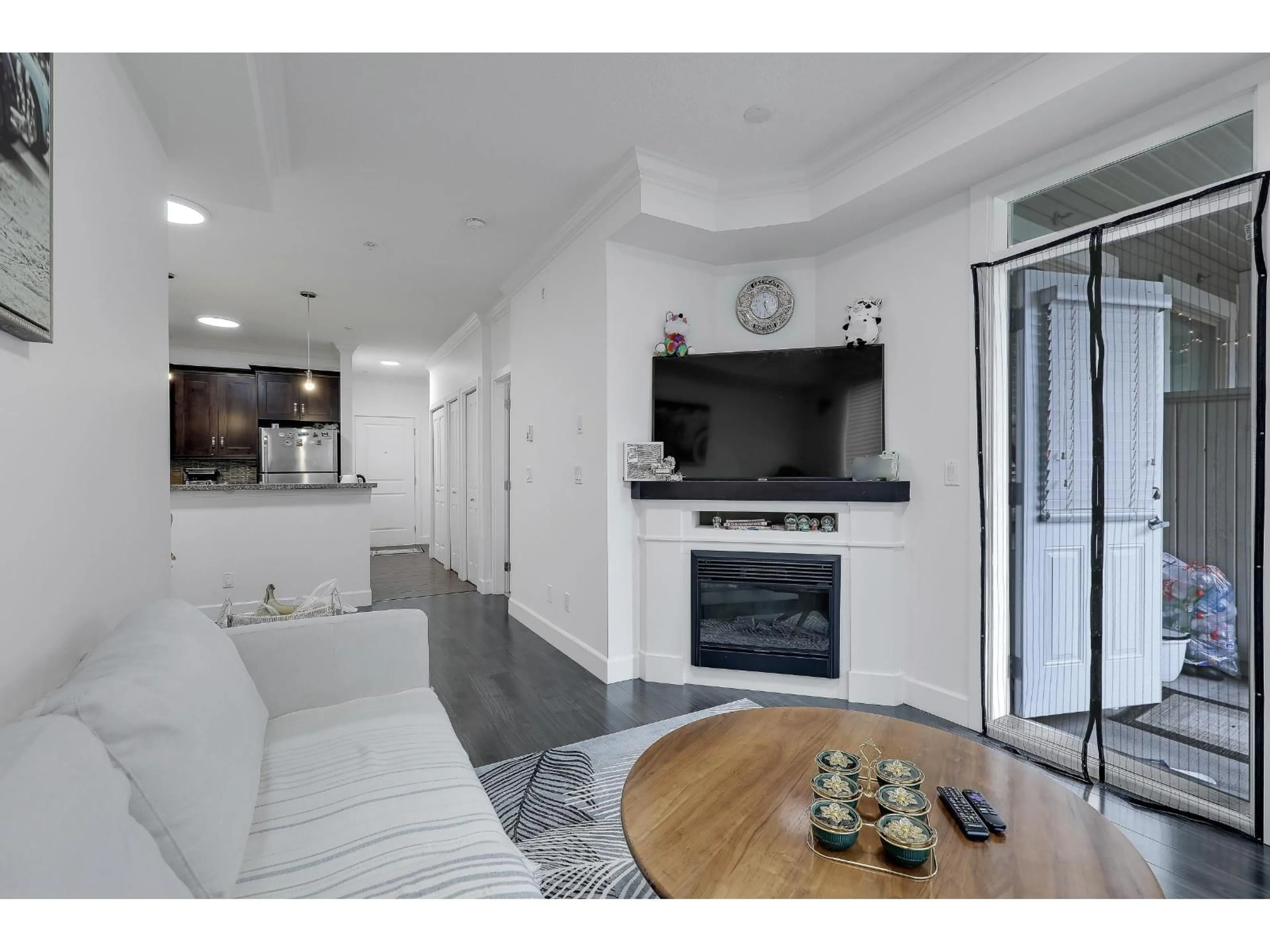 Unknown for 204 - 13897 FRASER, Surrey British Columbia V3T0G8