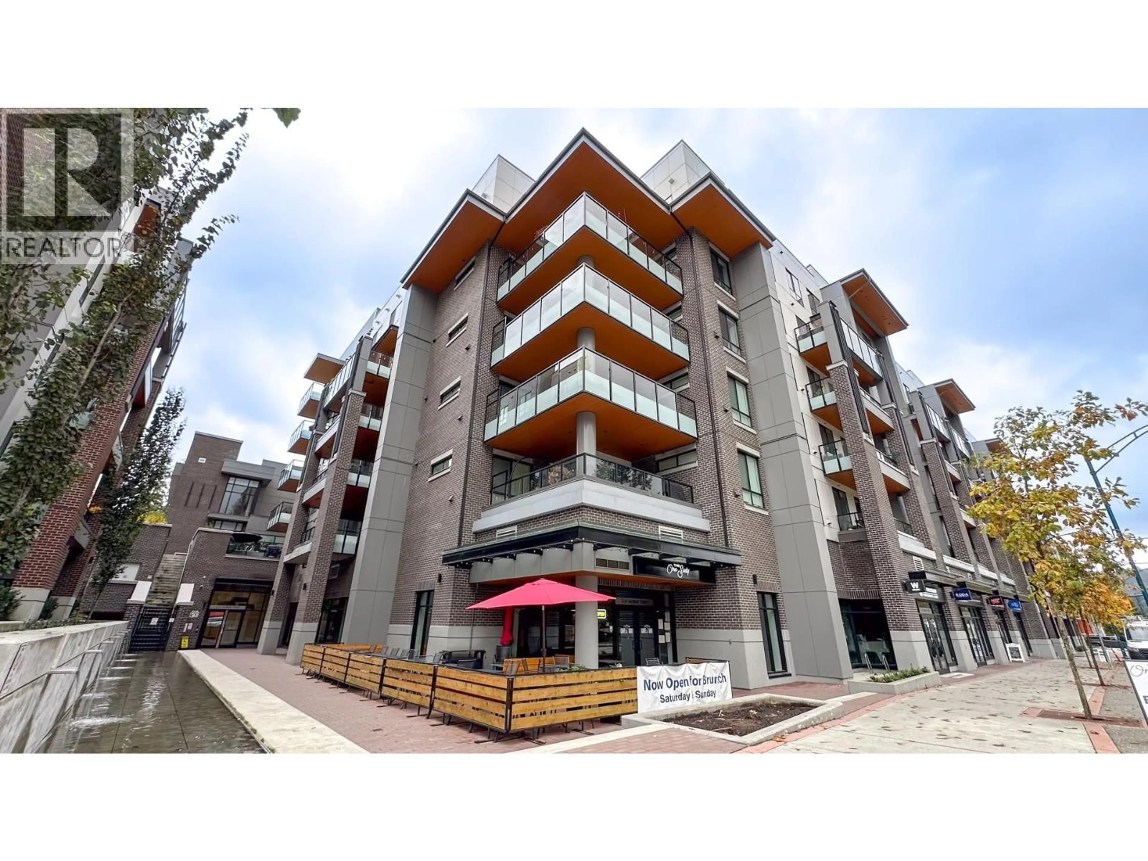 Patio, building for 225 - 3131 MURRAY STREET, Port Moody British Columbia V3H0L9