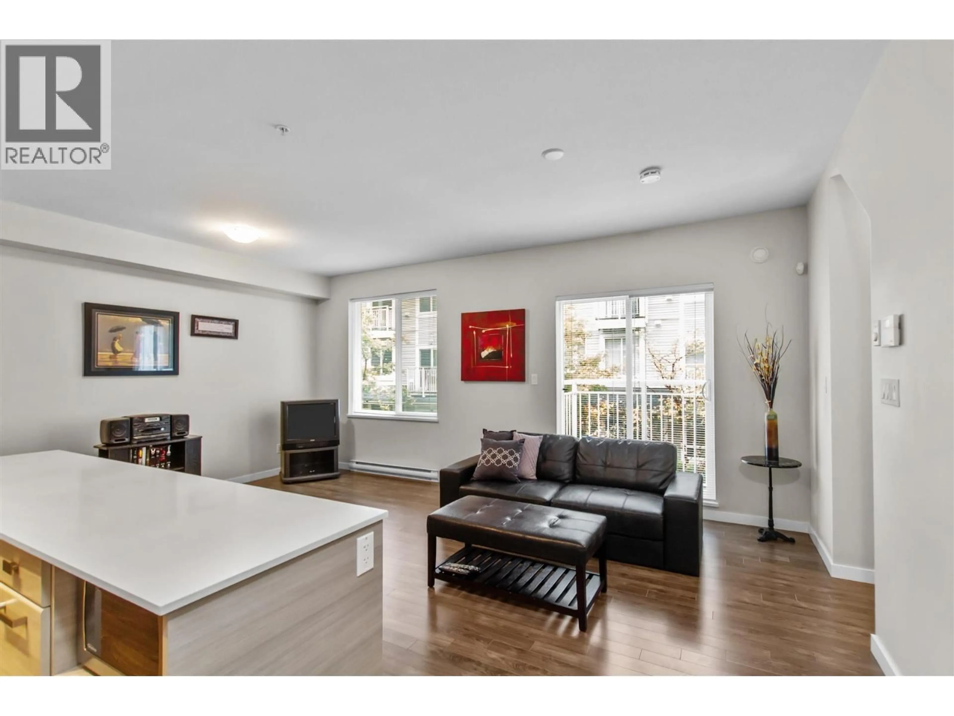 Unknown for 12 - 6965 HASTINGS STREET, Burnaby British Columbia V5B1S9