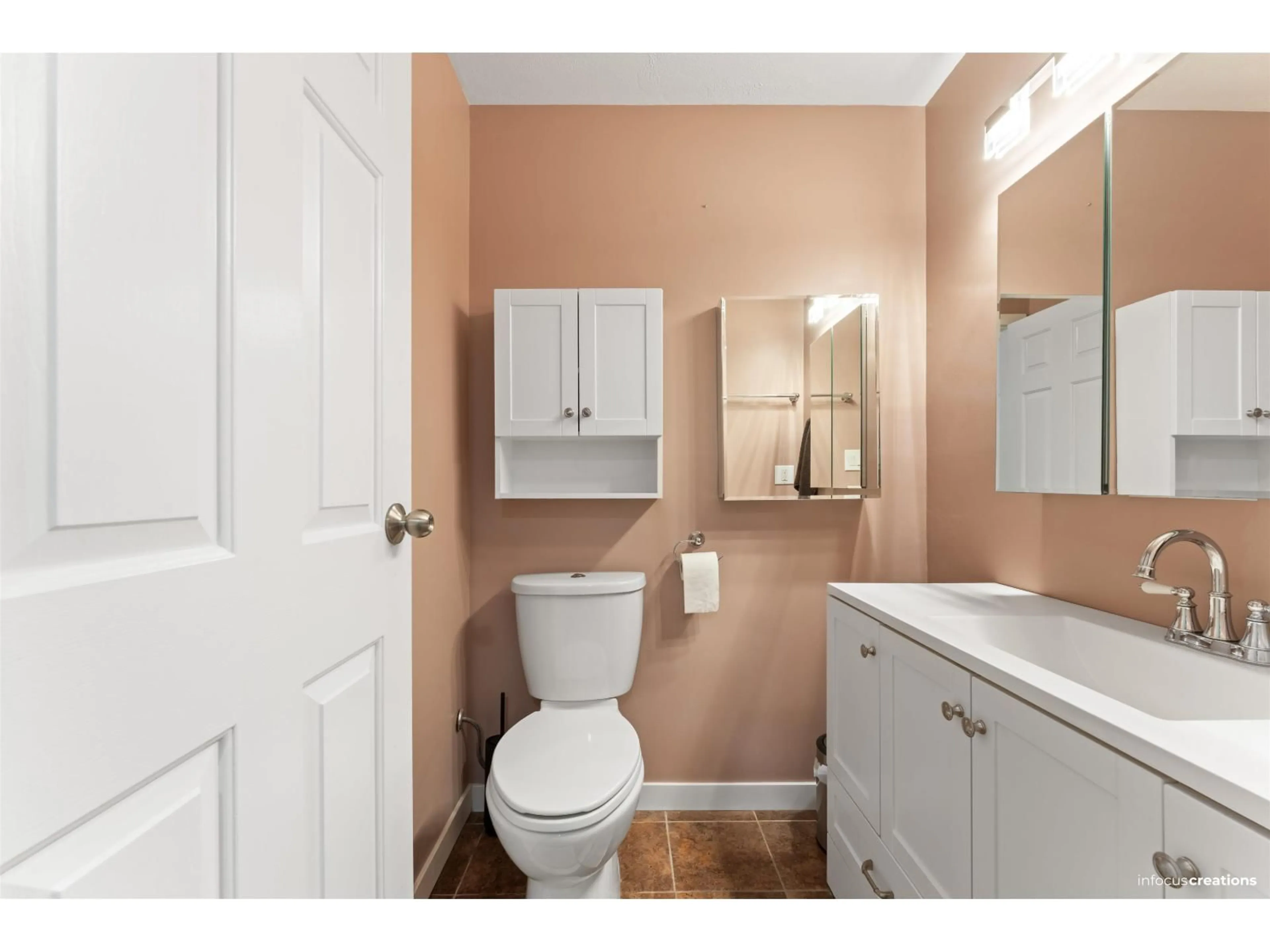 Standard bathroom, ceramic/tile floor for 22 - 8975 MARY STREET, Chilliwack British Columbia V2P4J4