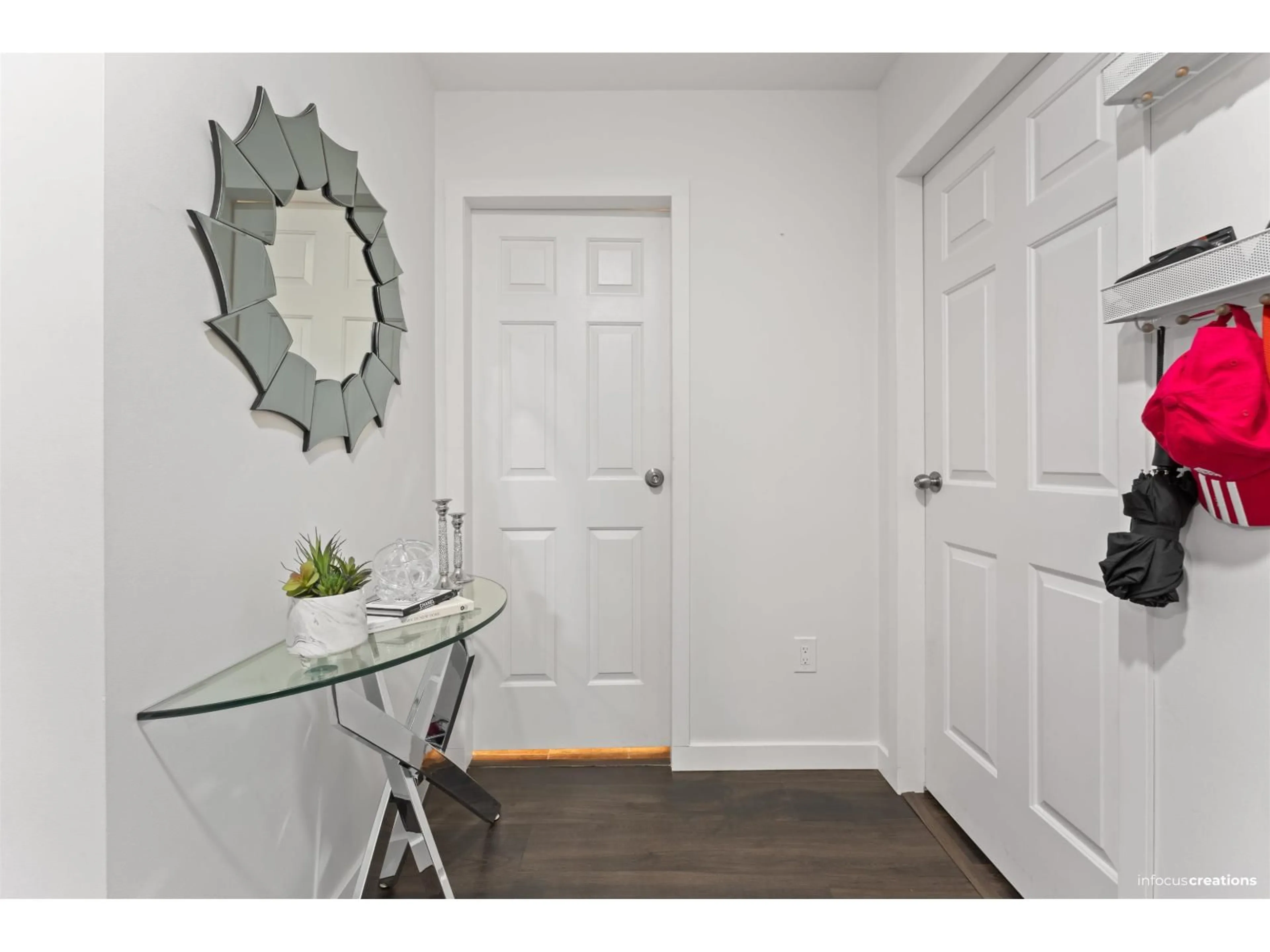 Indoor entryway for 22 - 8975 MARY STREET, Chilliwack British Columbia V2P4J4