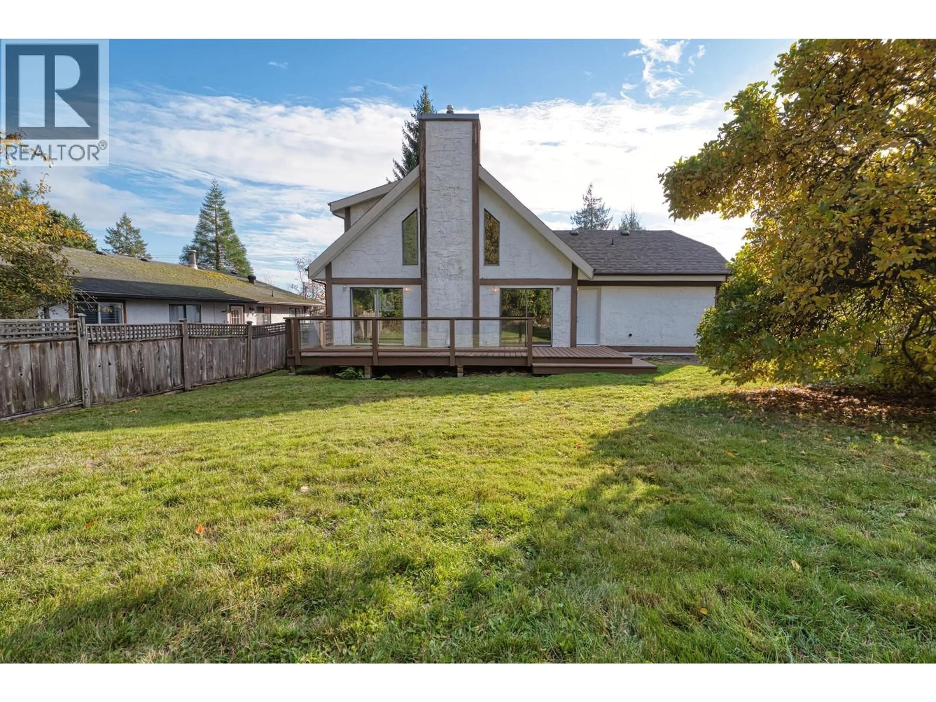 A pic from outside/outdoor area/front of a property/back of a property/a pic from drone, street for 786 CREEKSIDE CRESCENT, Gibsons British Columbia V0N1V9