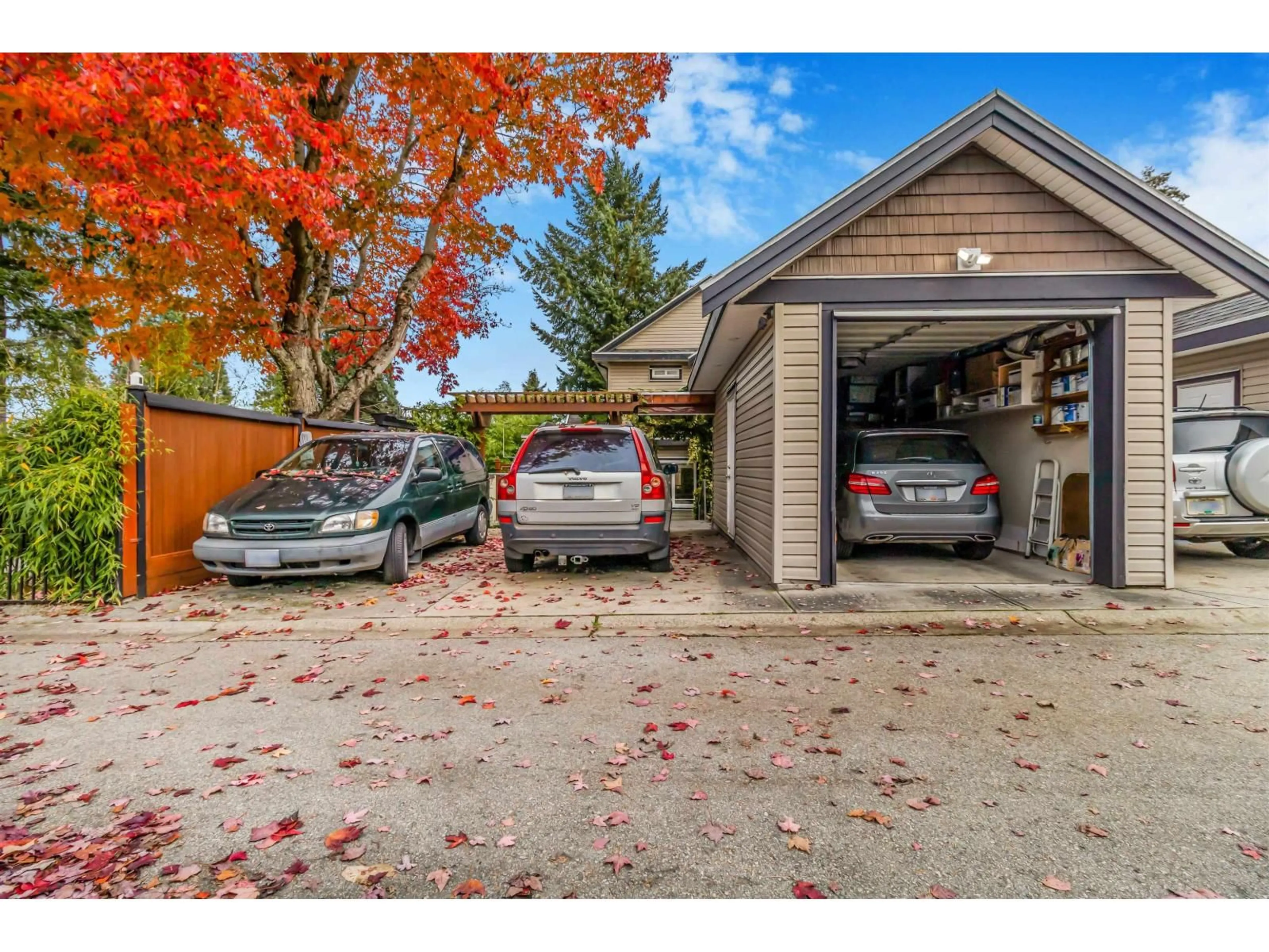 Indoor garage for 9347 122, Surrey British Columbia V3V4L7