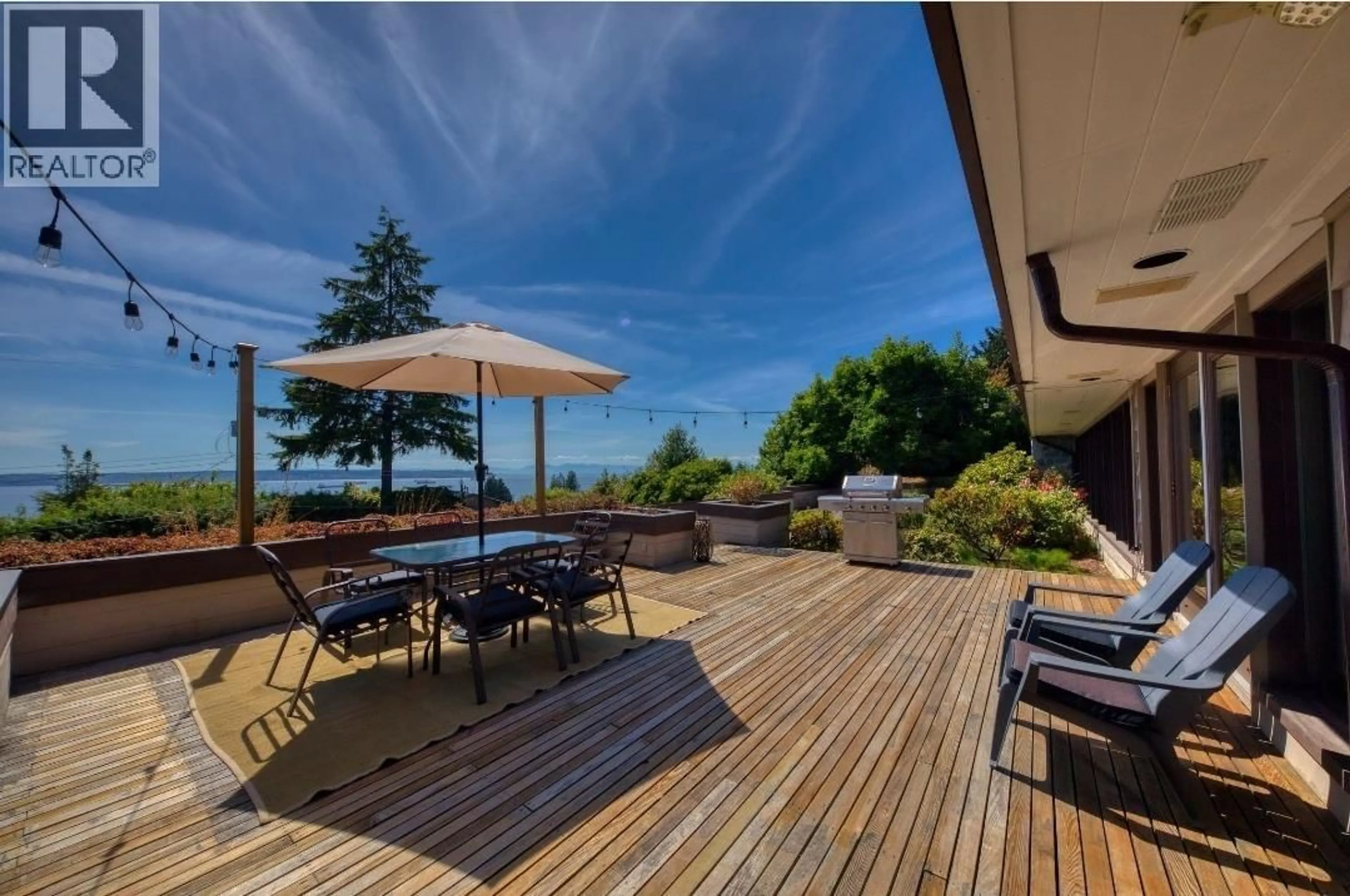 Patio, water/lake/river/ocean view for 2233 PALMERSTON AVENUE, West Vancouver British Columbia V7V2V9