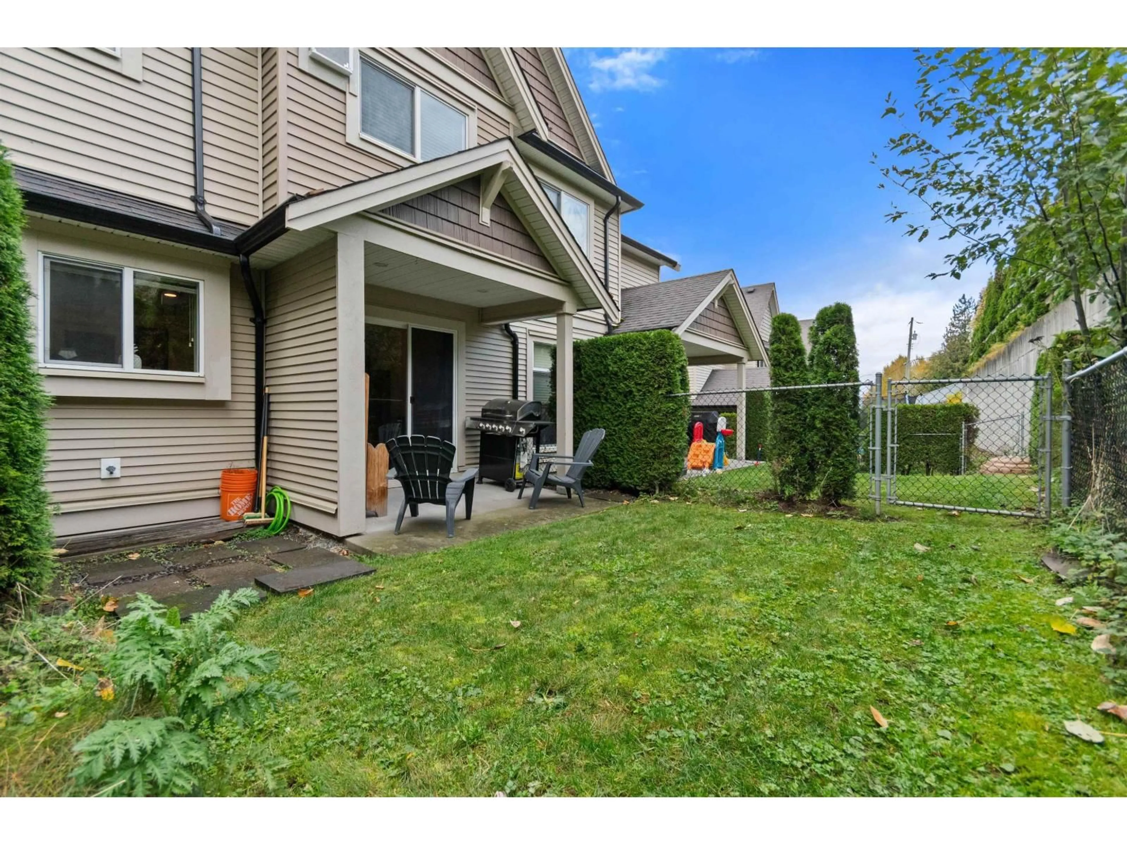 Patio, street for 18 - 46832 HUDSON ROAD, Chilliwack British Columbia V2R0L9