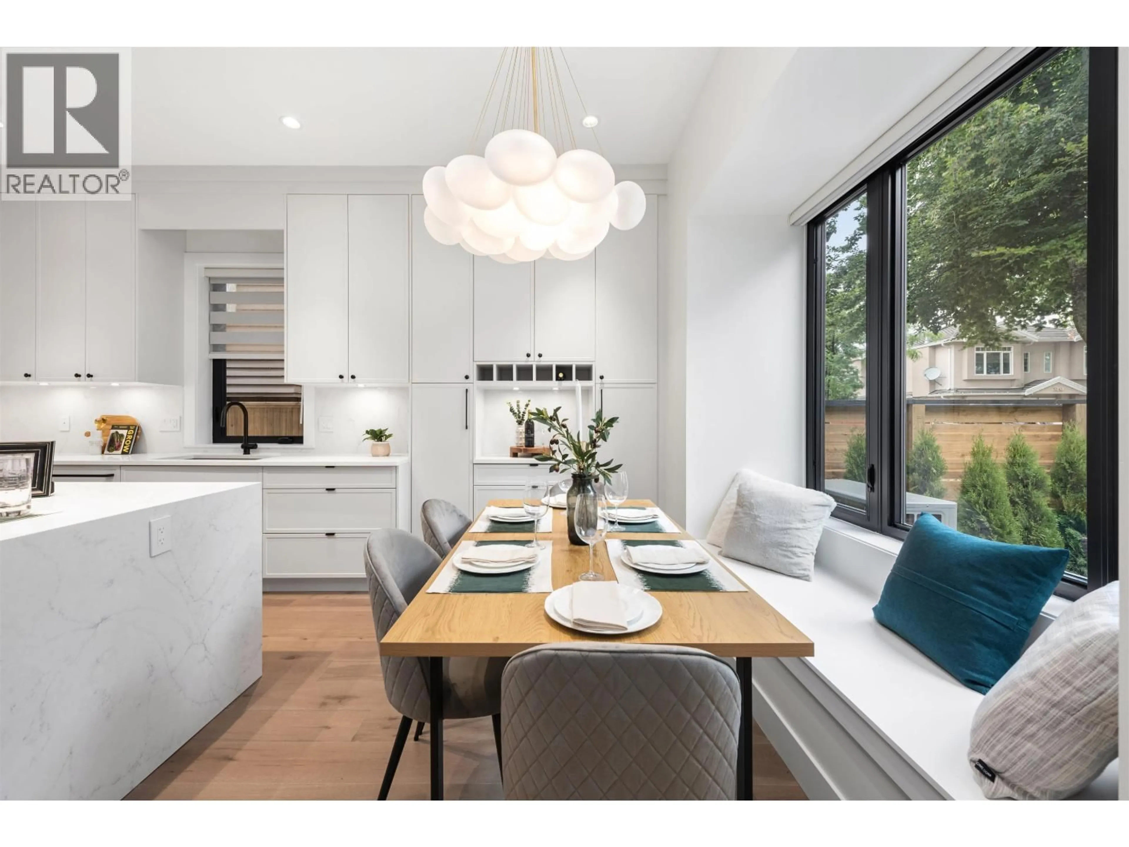 Contemporary kitchen, unknown for 1 - 878 37 AVENUE, Vancouver British Columbia V5W1G2