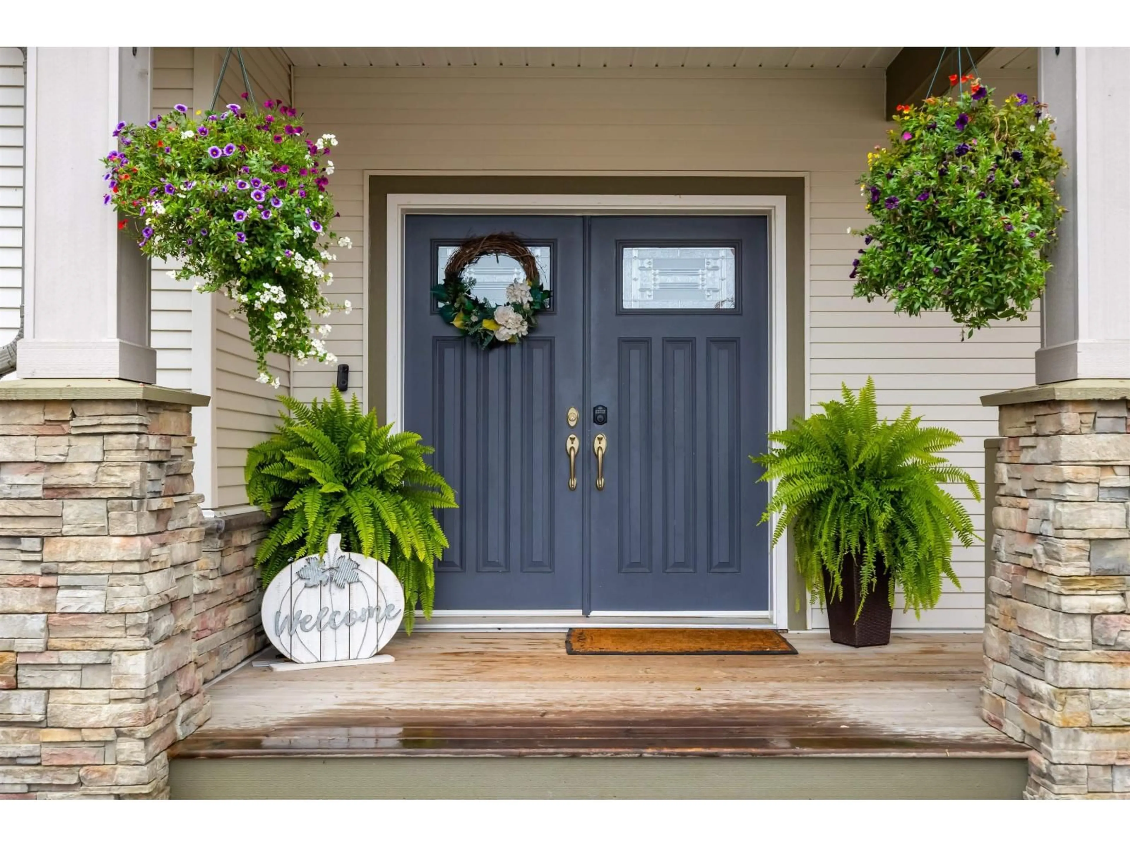 Indoor entryway for 32642 CARTER, Mission British Columbia V4S0B7