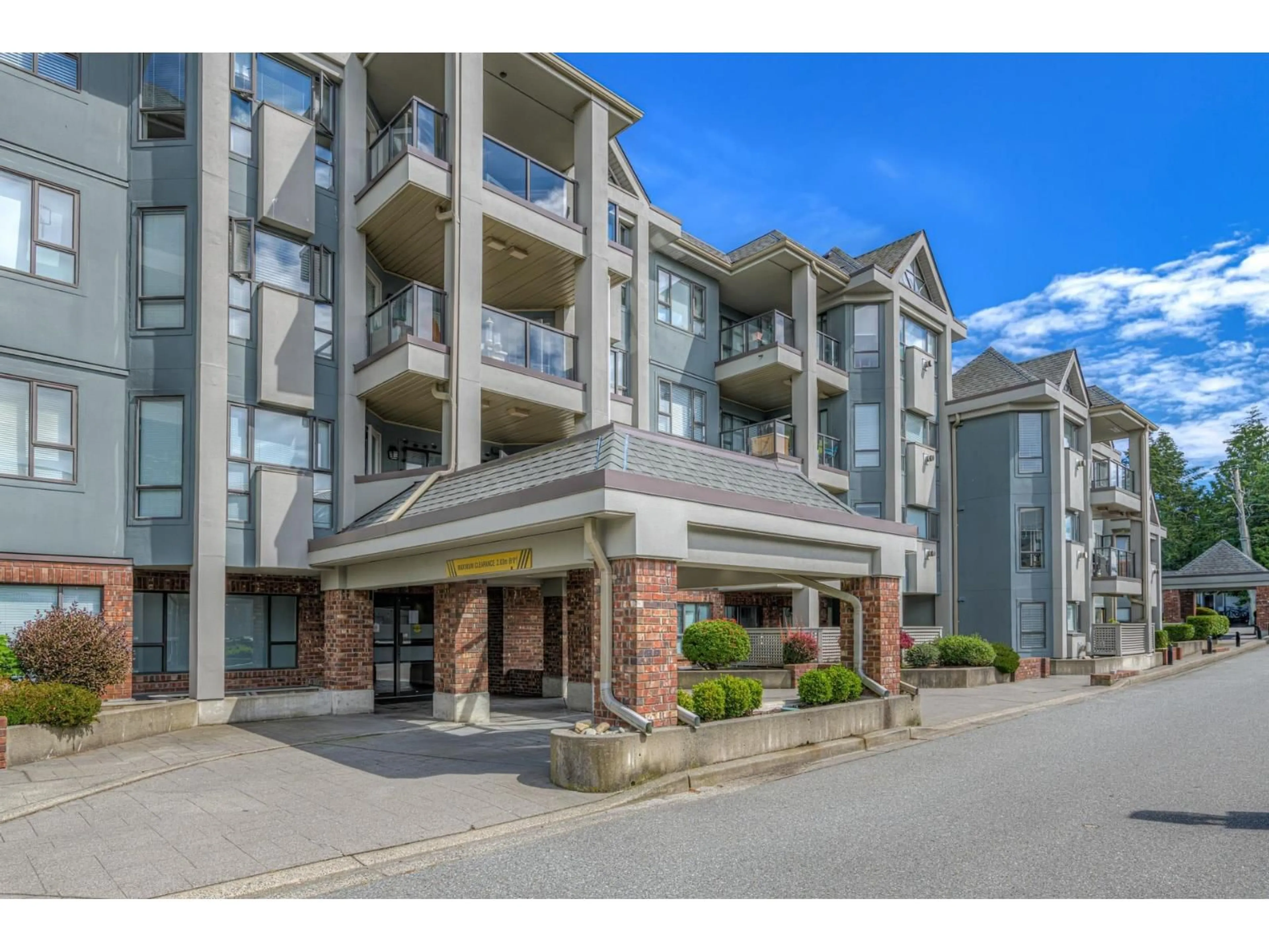 Unknown for 306 - 15241 18, Surrey British Columbia V4A1W9