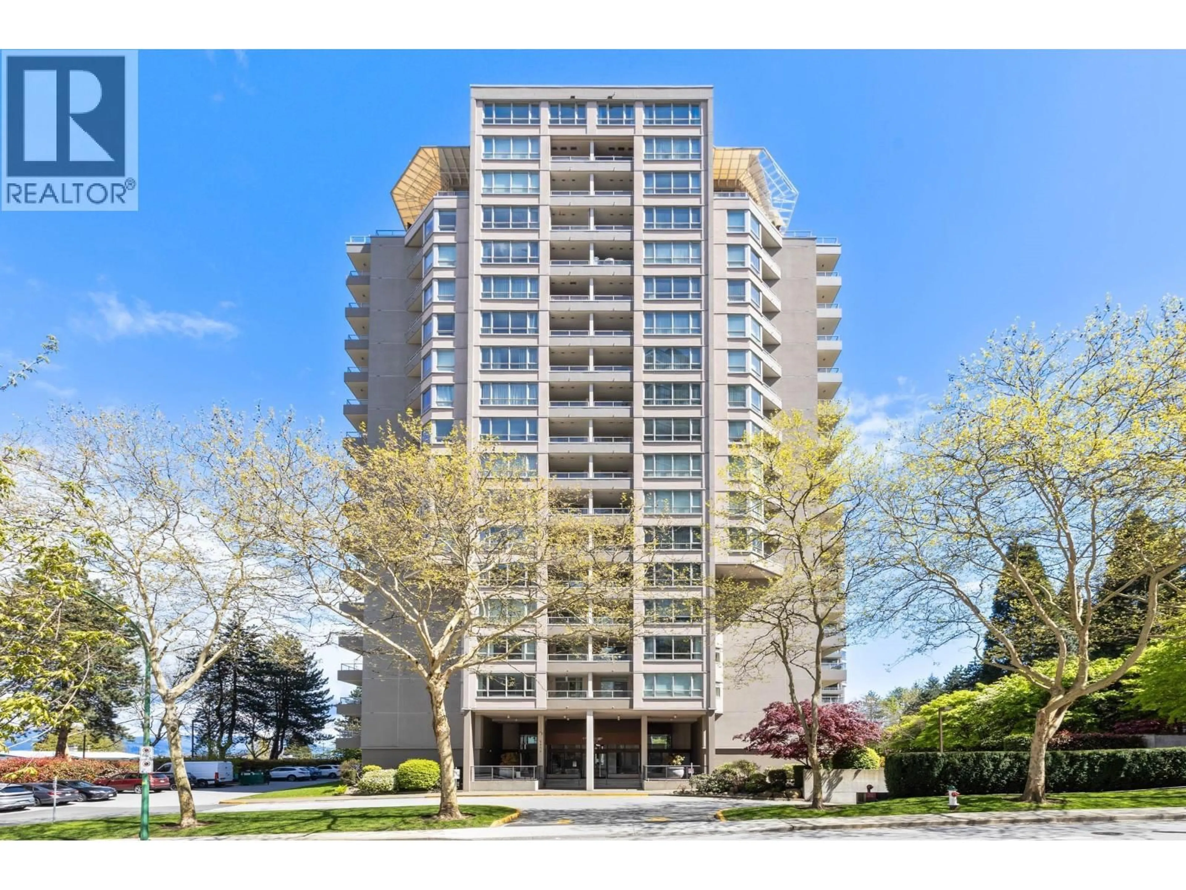 Indoor foyer for 1405 - 6070 MCMURRAY AVENUE, Burnaby British Columbia V5H4J3