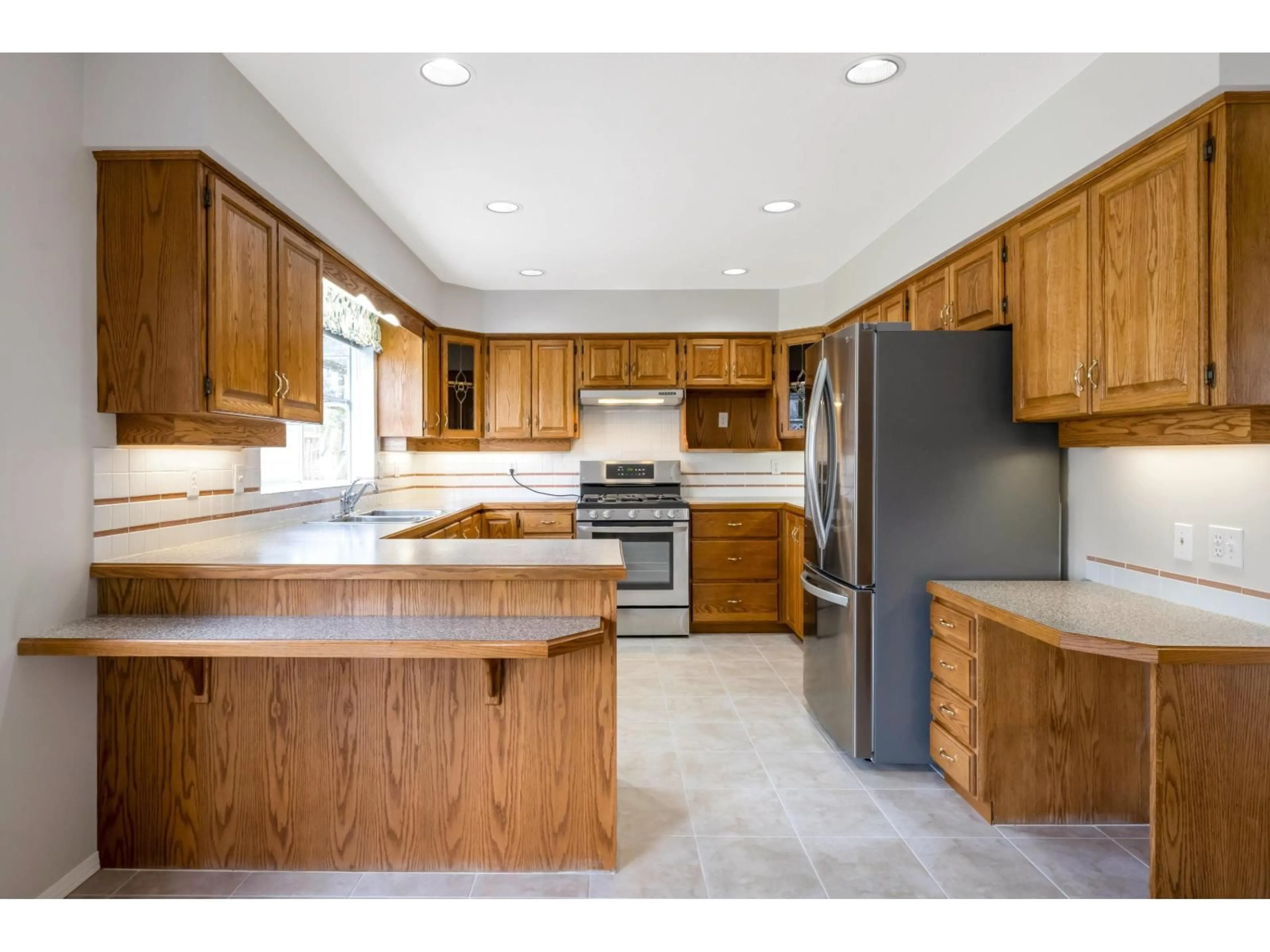 Unknown for 8165 154, Surrey British Columbia V3S7X8