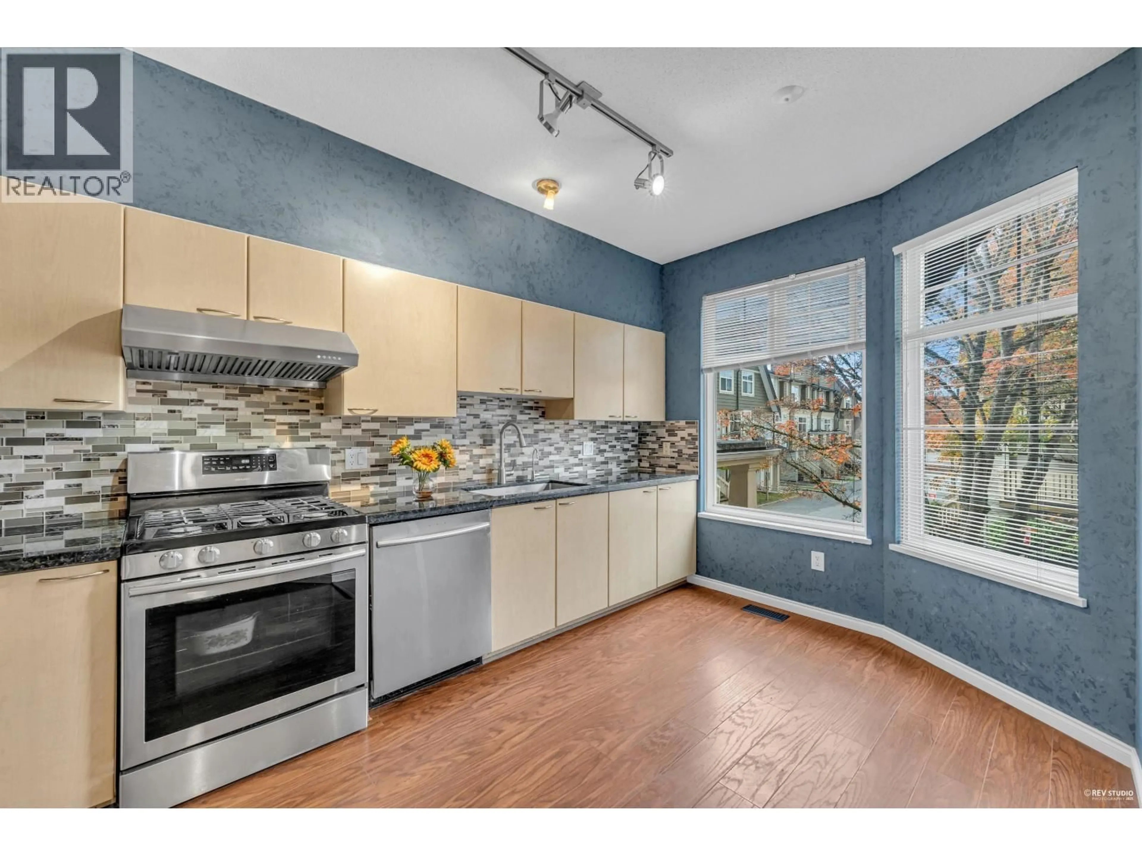 Open concept kitchen, unknown for 88 - 3711 ROBSON COURT, Richmond British Columbia V7C5T8