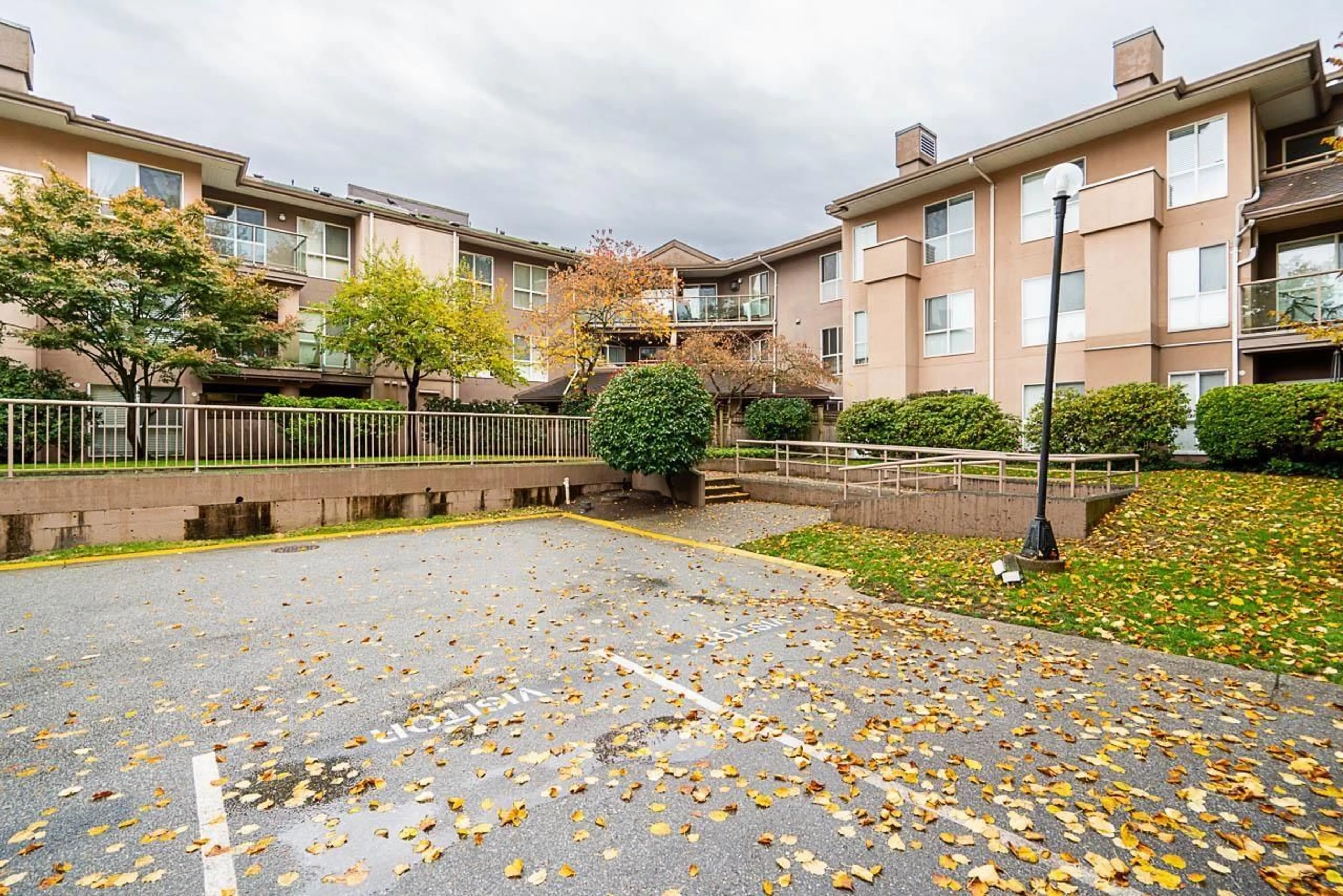 Patio, unknown for 111 - 14981 101A, Surrey British Columbia V3R0T1