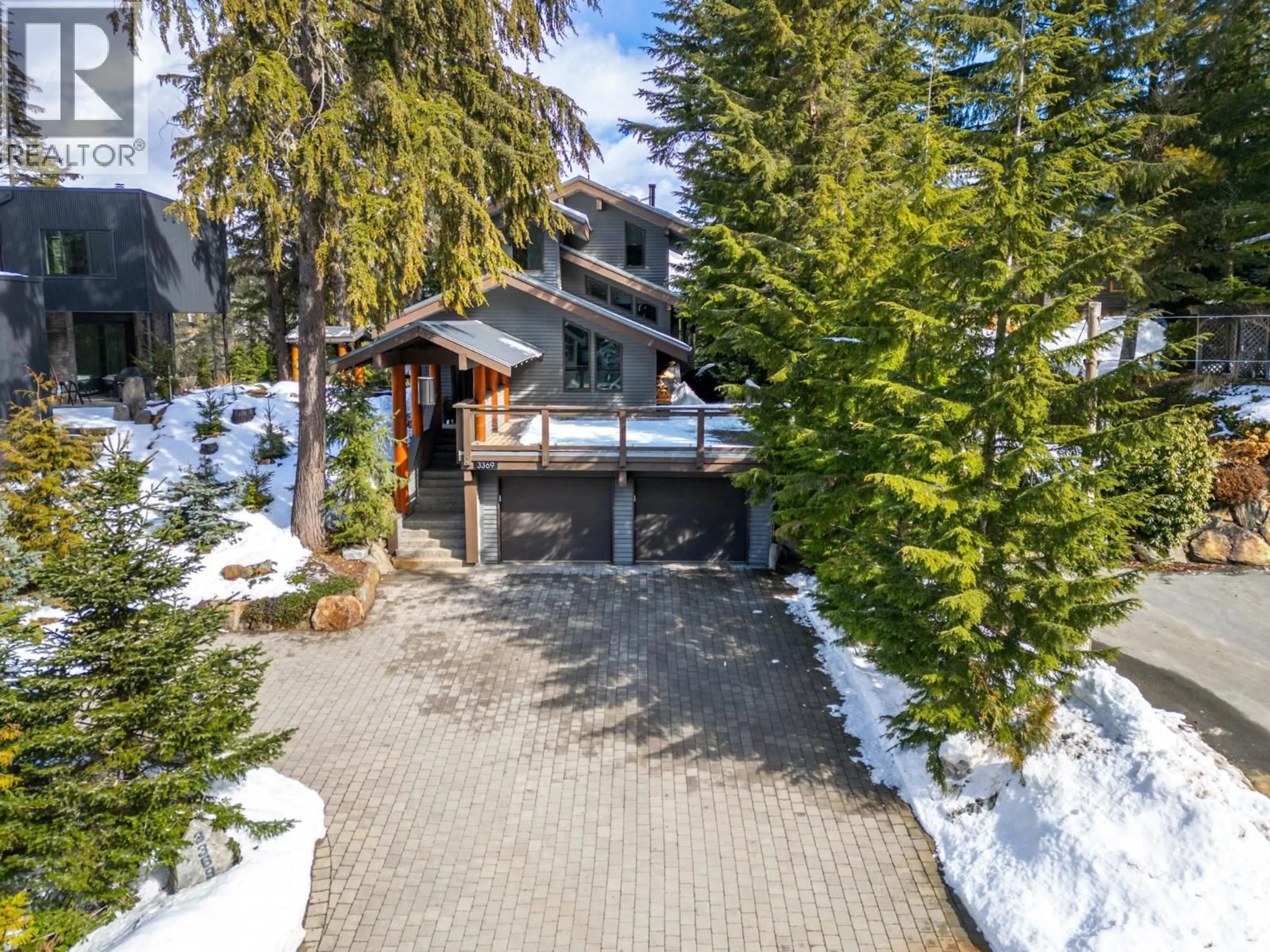 A pic from outside/outdoor area/front of a property/back of a property/a pic from drone, street for 3369 PANORAMA RIDGE, Whistler British Columbia V8E0B8