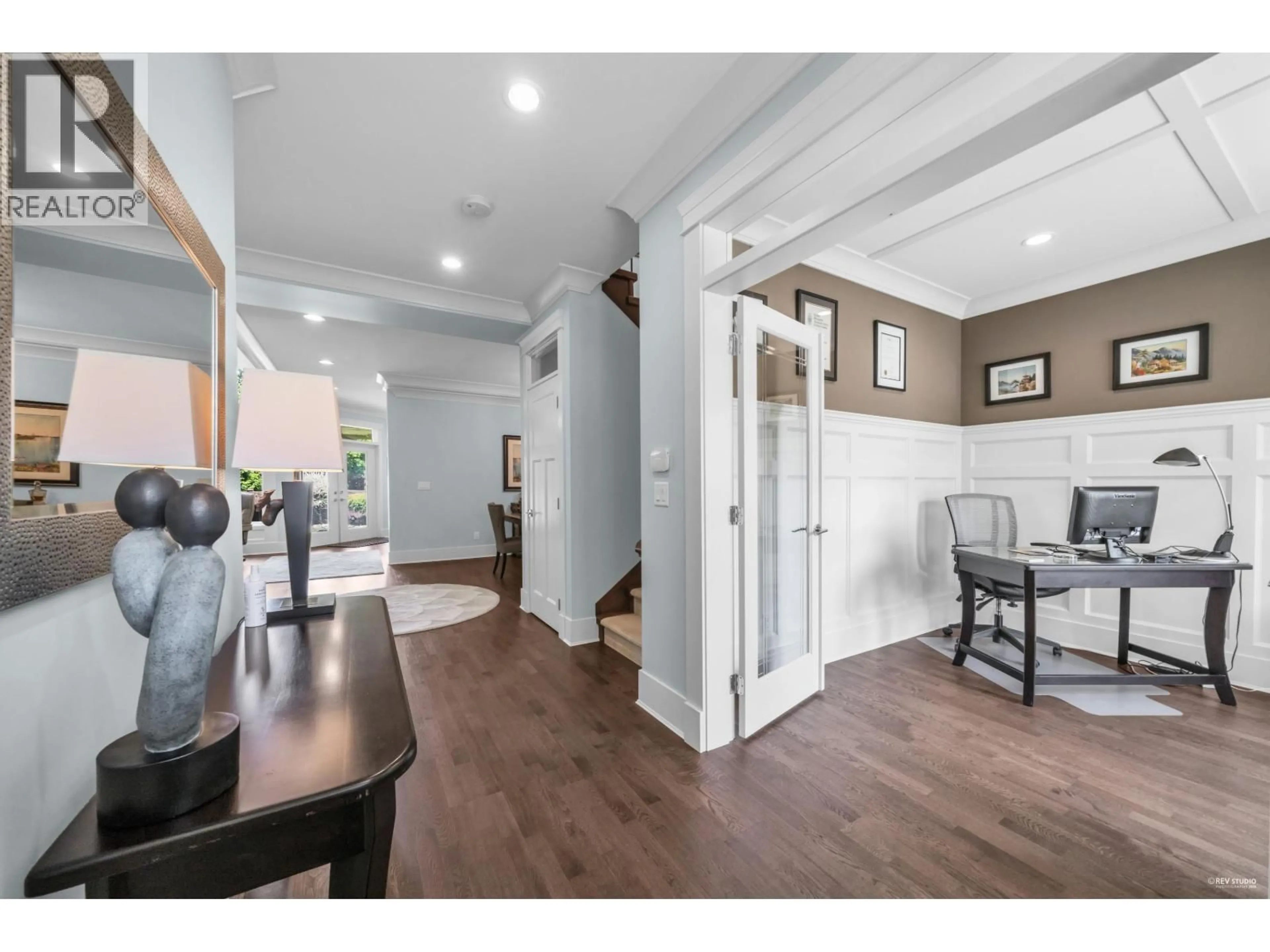 Indoor entryway for 5515 COVE INLET ROAD, Delta British Columbia V4K5H2