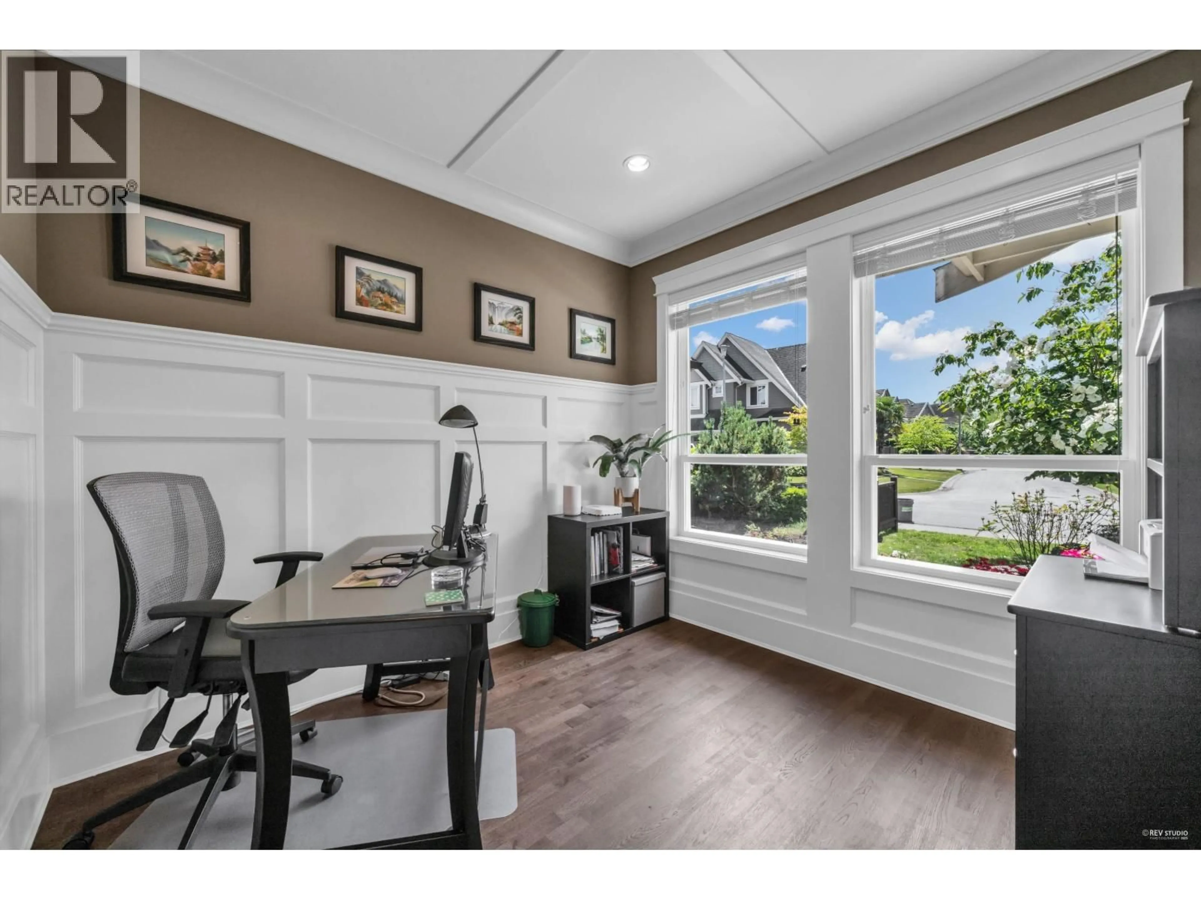 Dining room, wood/laminate floor for 5515 COVE INLET ROAD, Delta British Columbia V4K5H2