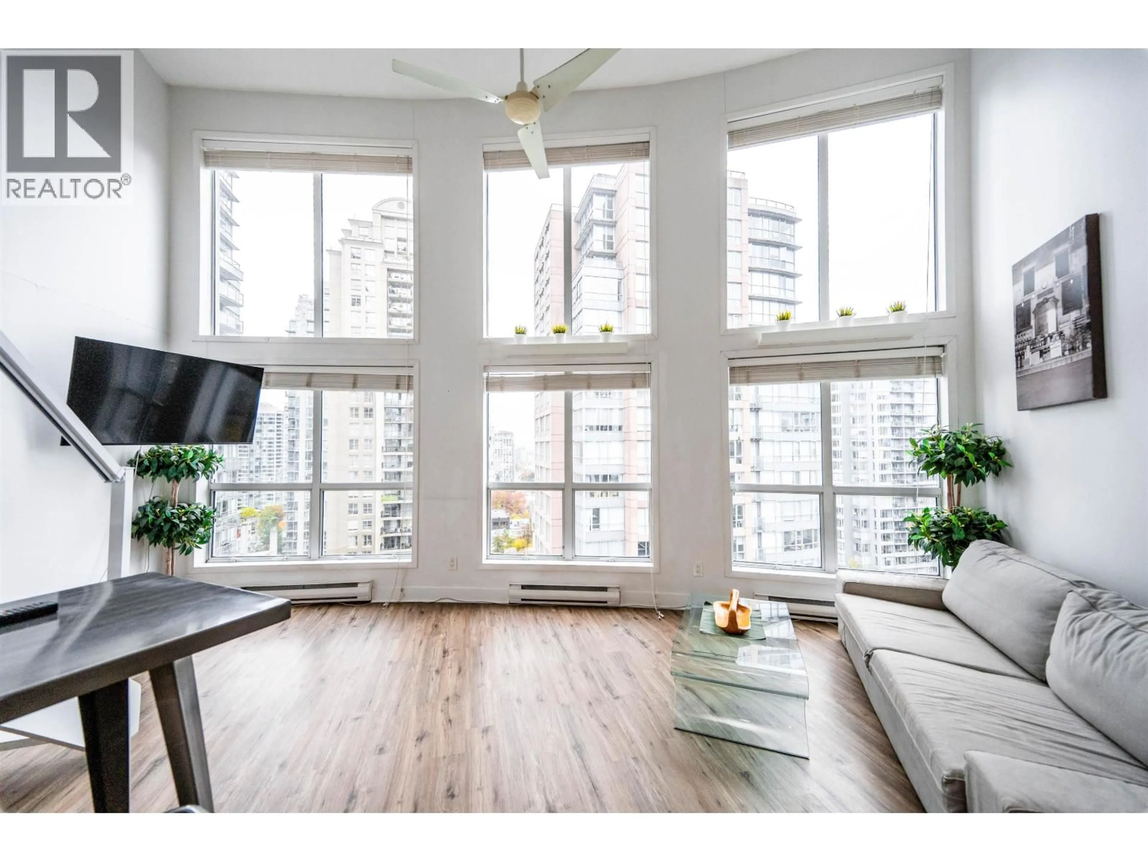 Unknown for 909 - 933 SEYMOUR STREET, Vancouver British Columbia V6B6L6