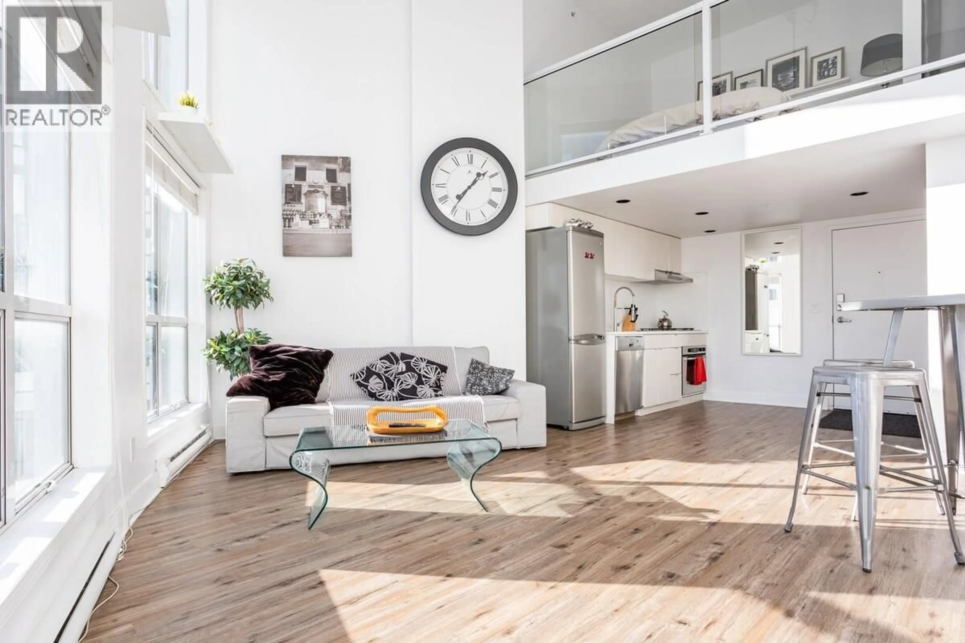 Living room with furniture, unknown for 909 - 933 SEYMOUR STREET, Vancouver British Columbia V6B6L6