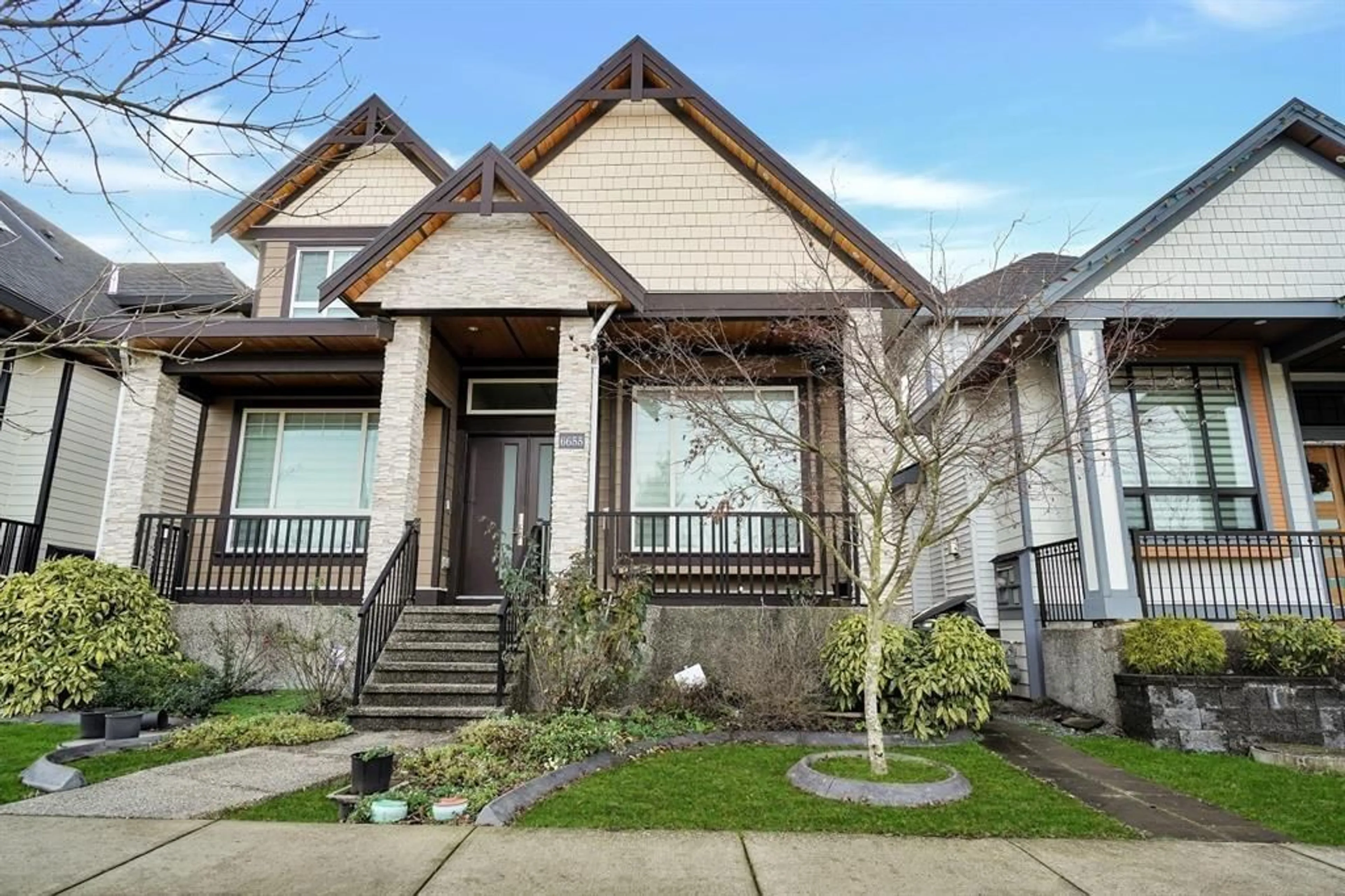 Home with brick exterior material, street for 6655 121A, Surrey British Columbia V3W0H8