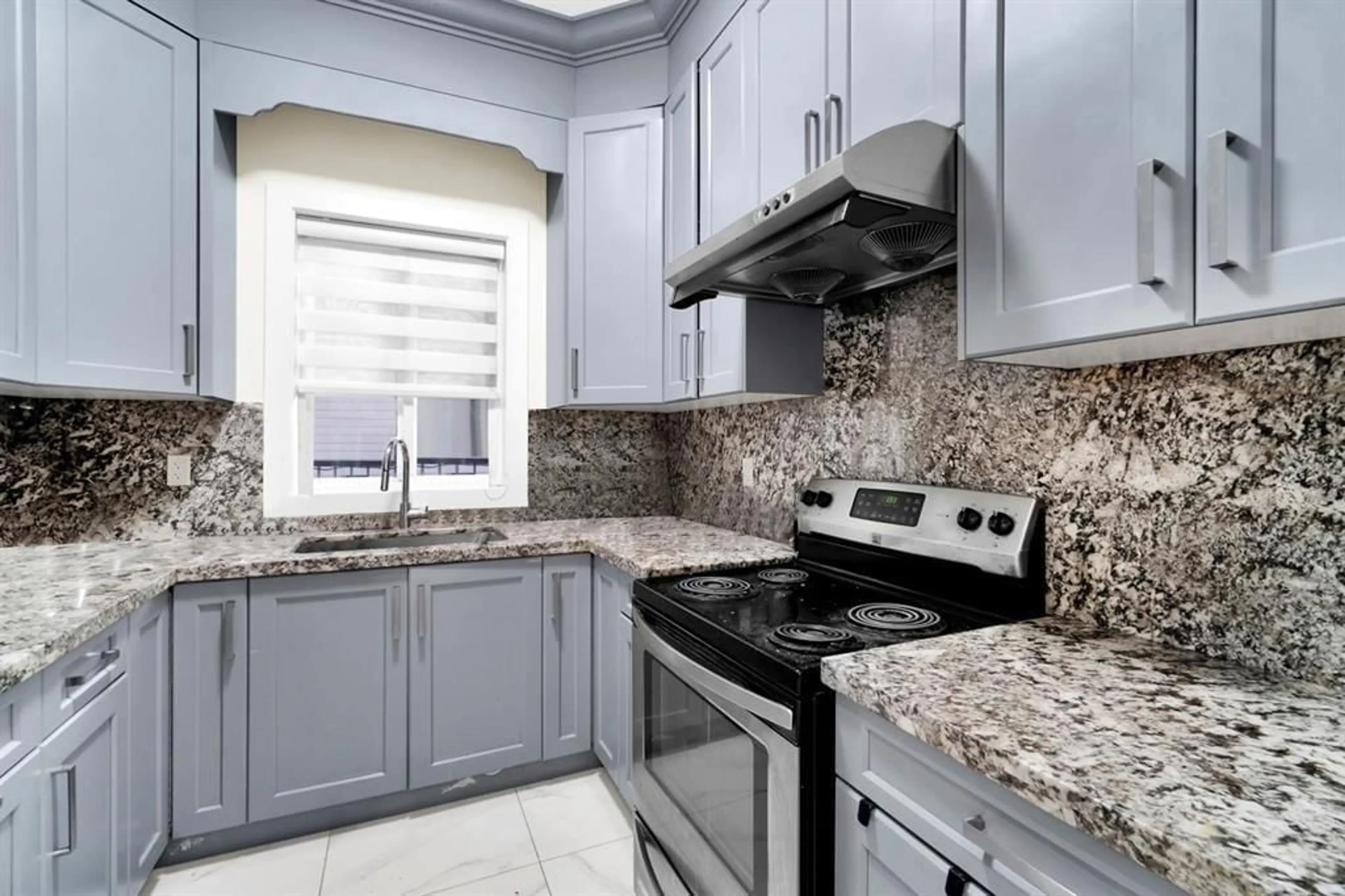 Unknown for 6655 121A STREET, Surrey British Columbia V3W0H8