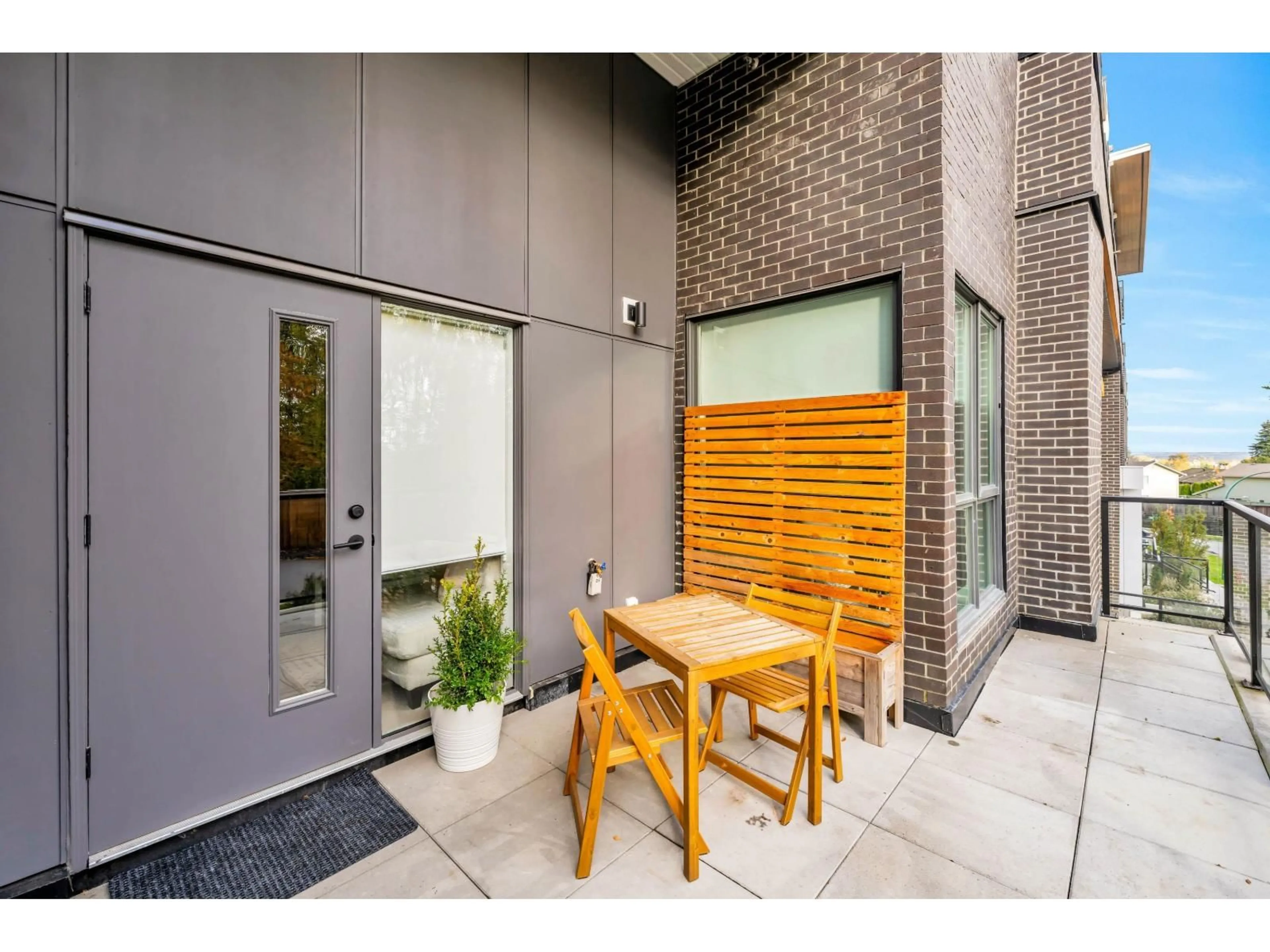 Patio, street for 208 - 19577 65B, Surrey British Columbia V4N6Y3