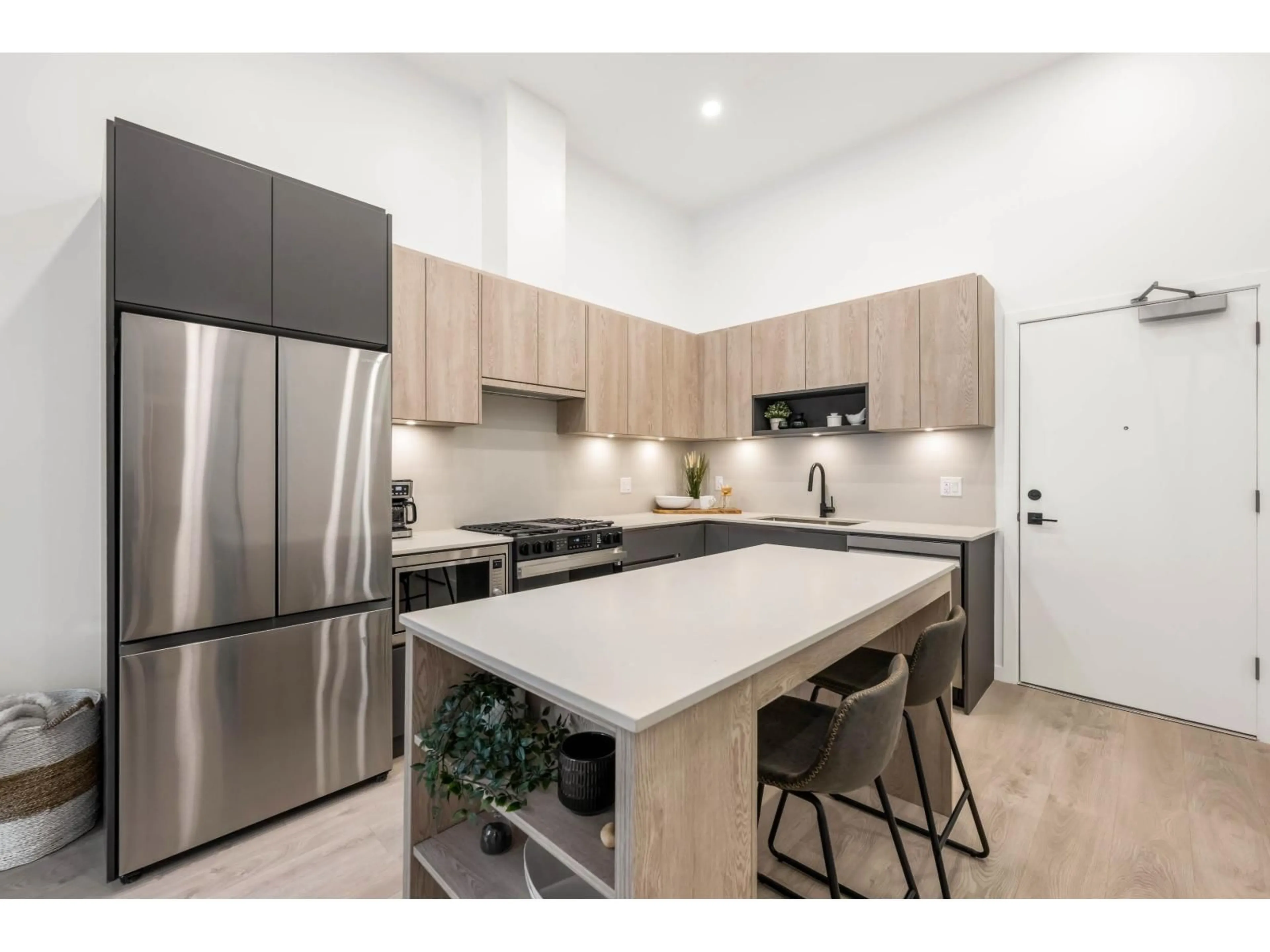 Open concept kitchen, unknown for 208 - 19577 65B, Surrey British Columbia V4N6Y3