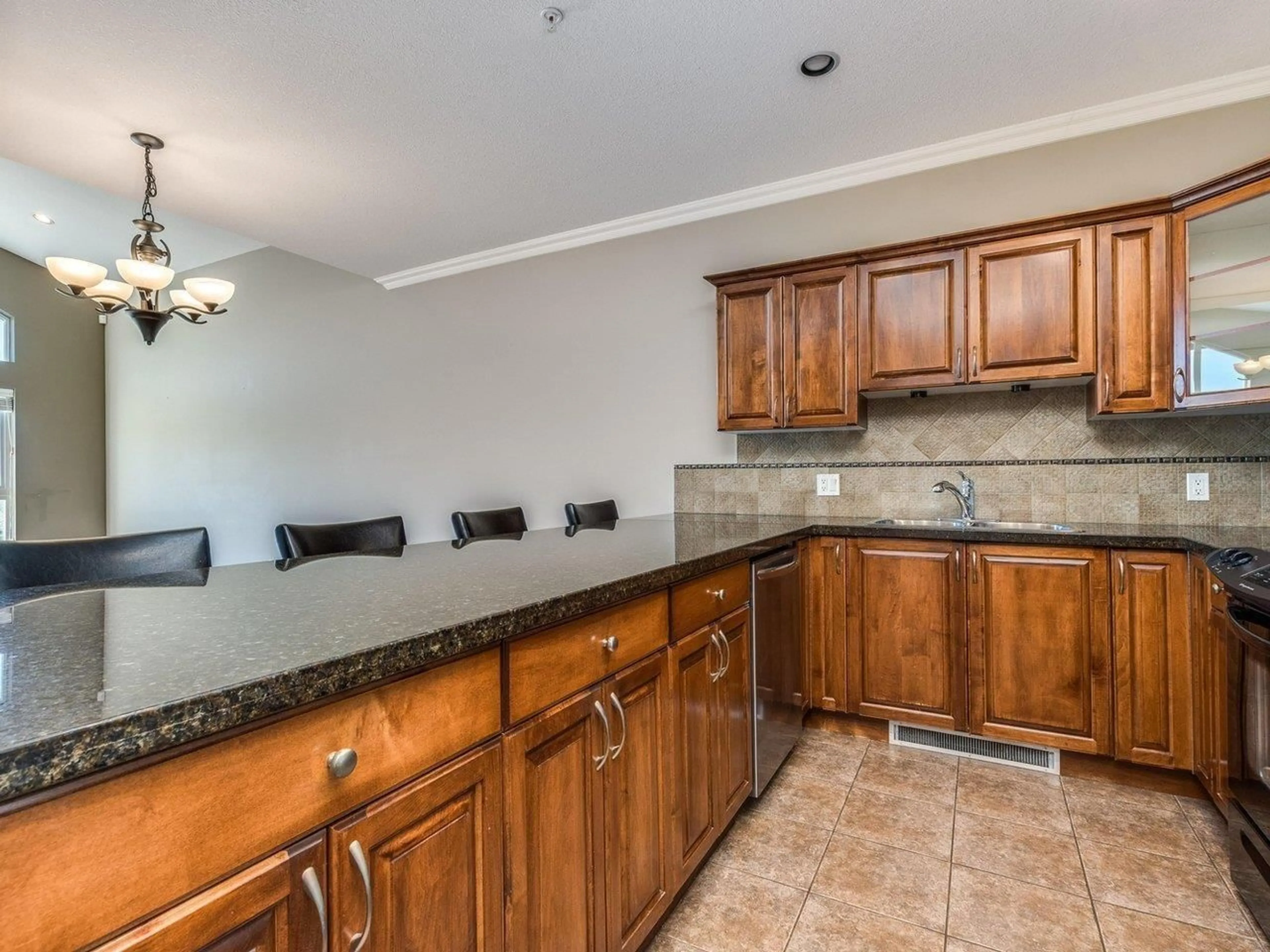 Unknown for 307 - 33755 7TH, Mission British Columbia V2V0A4