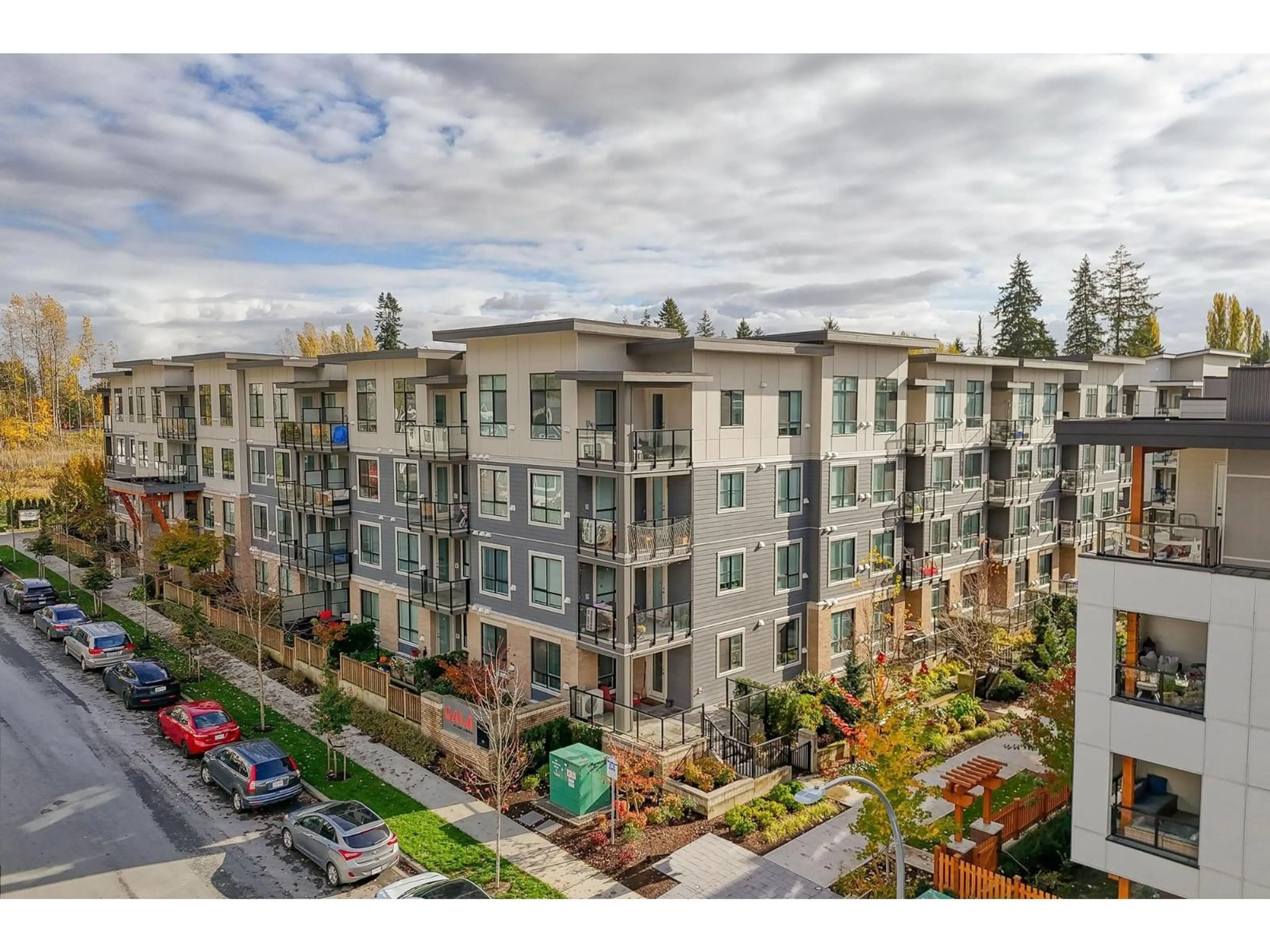 A pic from outside/outdoor area/front of a property/back of a property/a pic from drone, unknown for 110 - 20356 72B, Langley British Columbia V2Y4J9