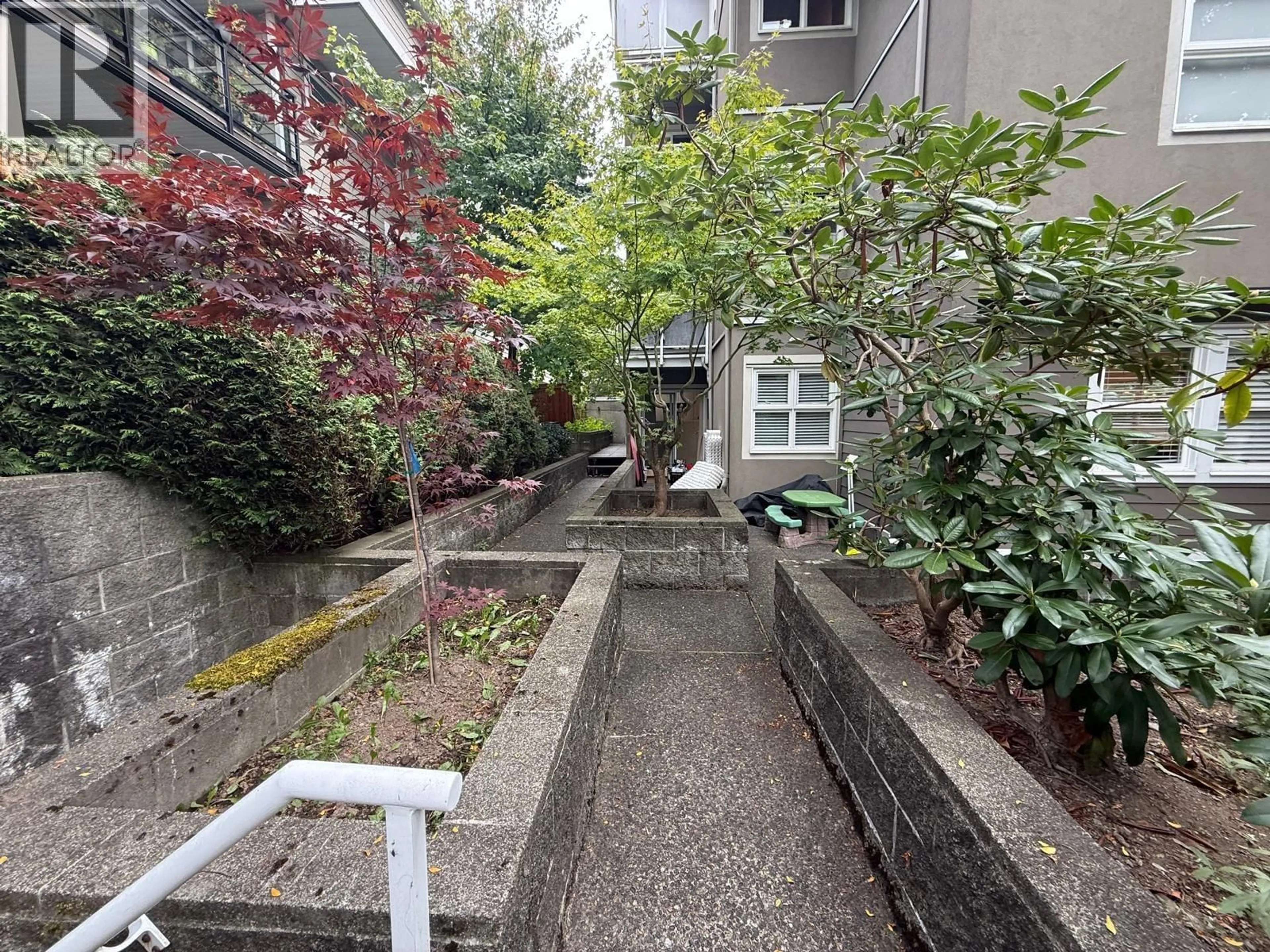 Patio, street for 102 - 3008 WILLOW STREET, Vancouver British Columbia V5Z3P3