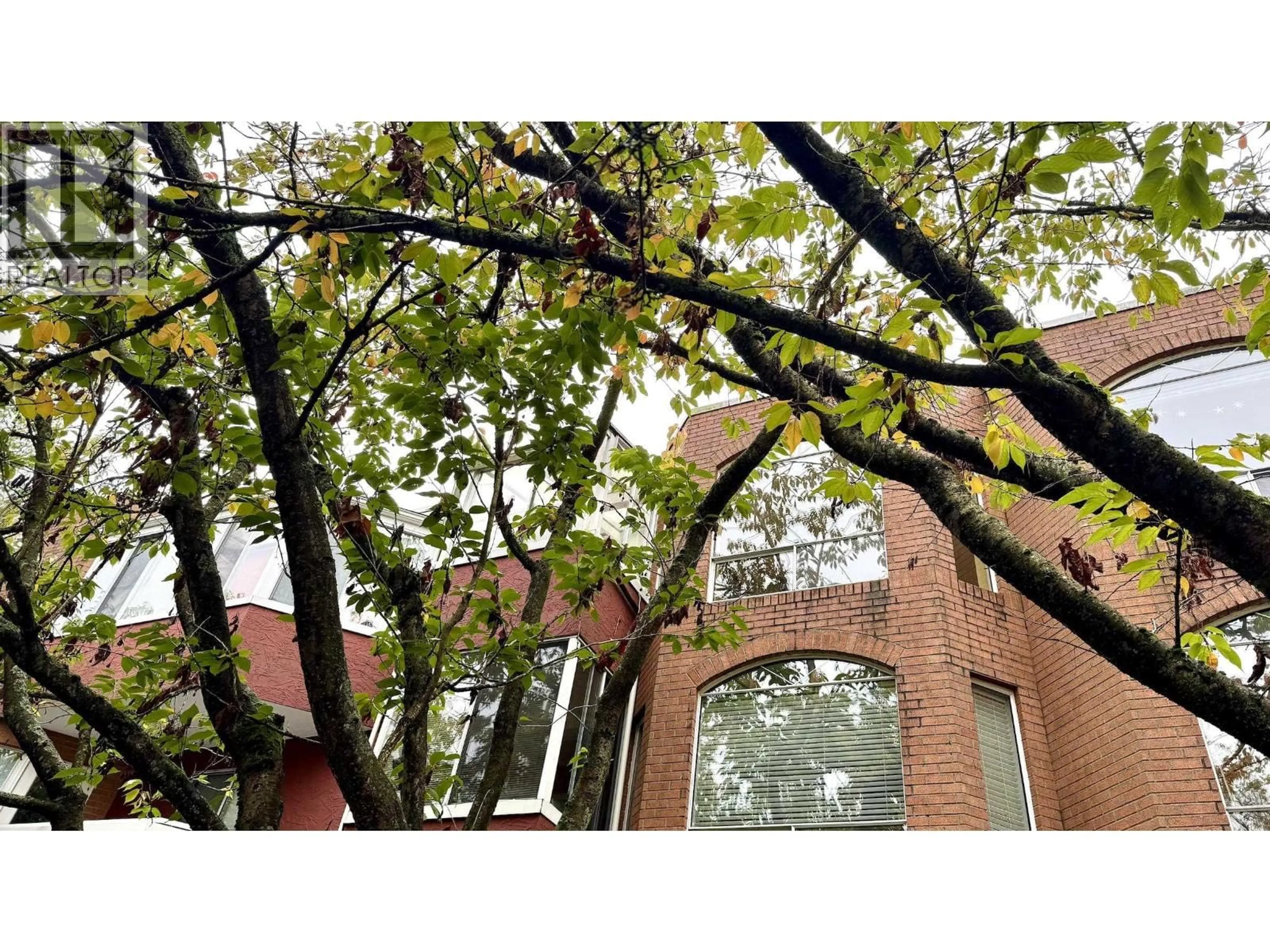 Home with brick exterior material, unknown for 403 - 1010 CHILCO STREET, Vancouver British Columbia V6G2R6