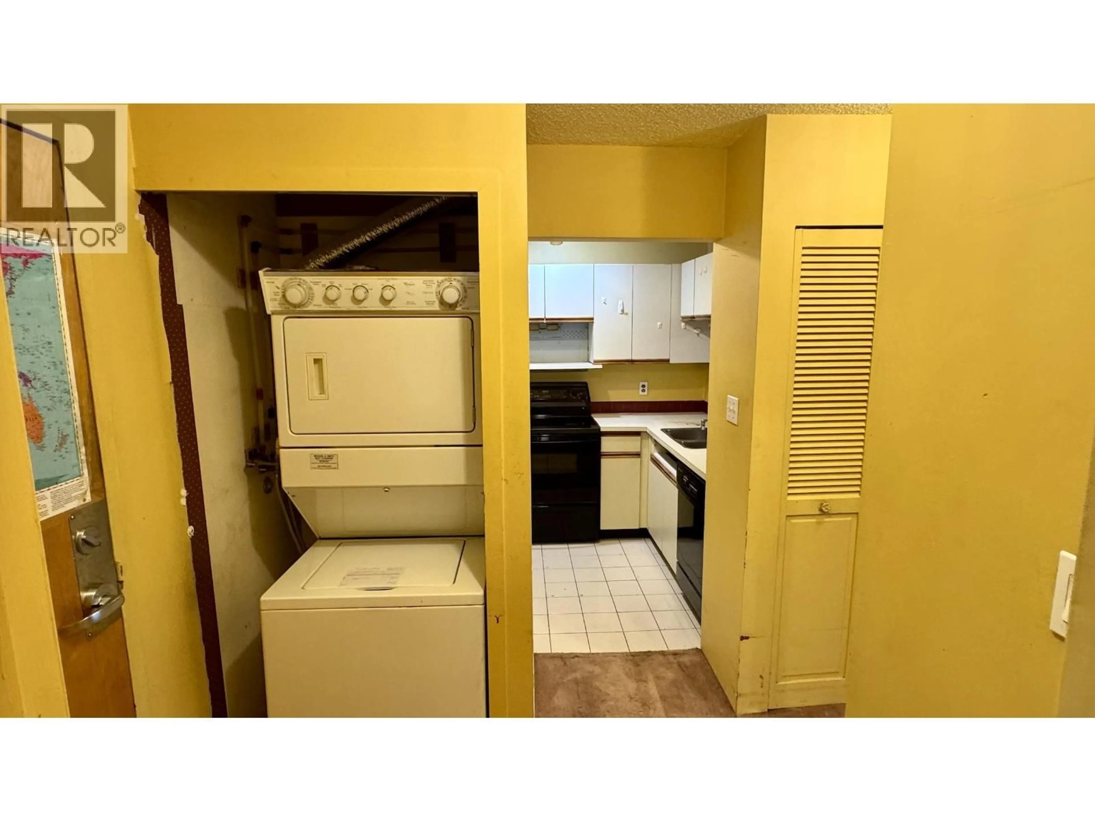 Standard kitchen, unknown for 403 - 1010 CHILCO STREET, Vancouver British Columbia V6G2R6