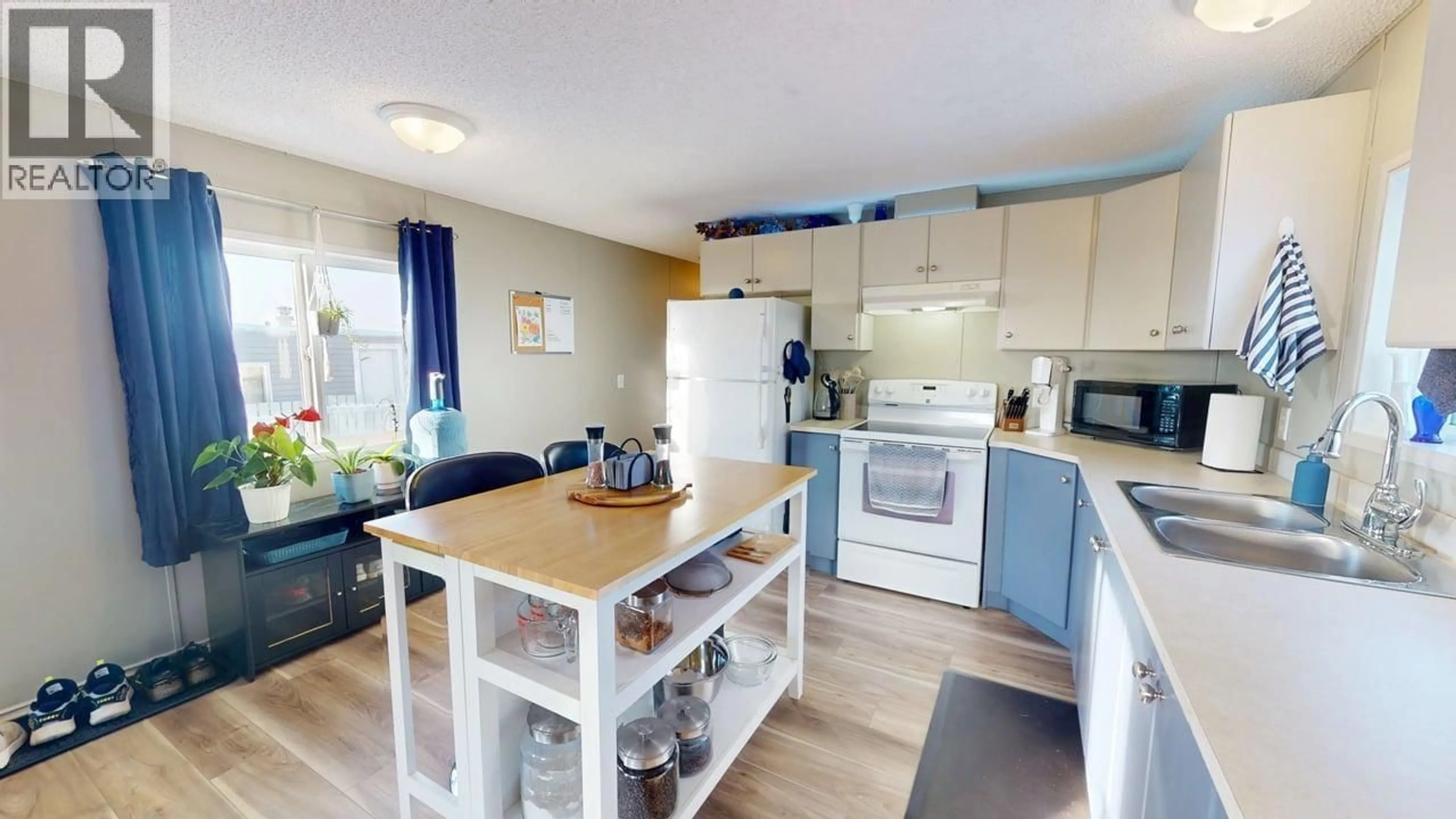 Standard kitchen, wood/laminate floor for 69A - 8420 ALASKA ROAD, Fort St. John British Columbia V1J4J6