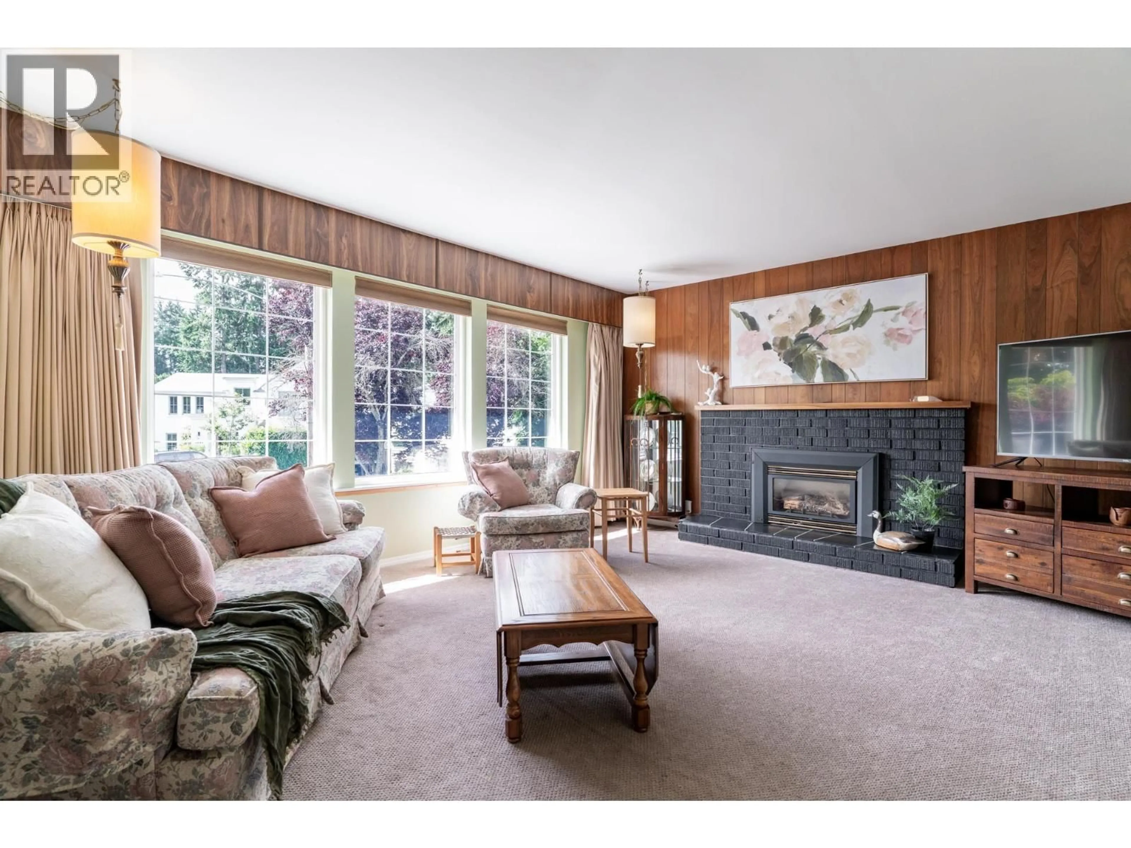 Living room with furniture, unknown for 5451 7B AVENUE, Delta British Columbia V4M1S7