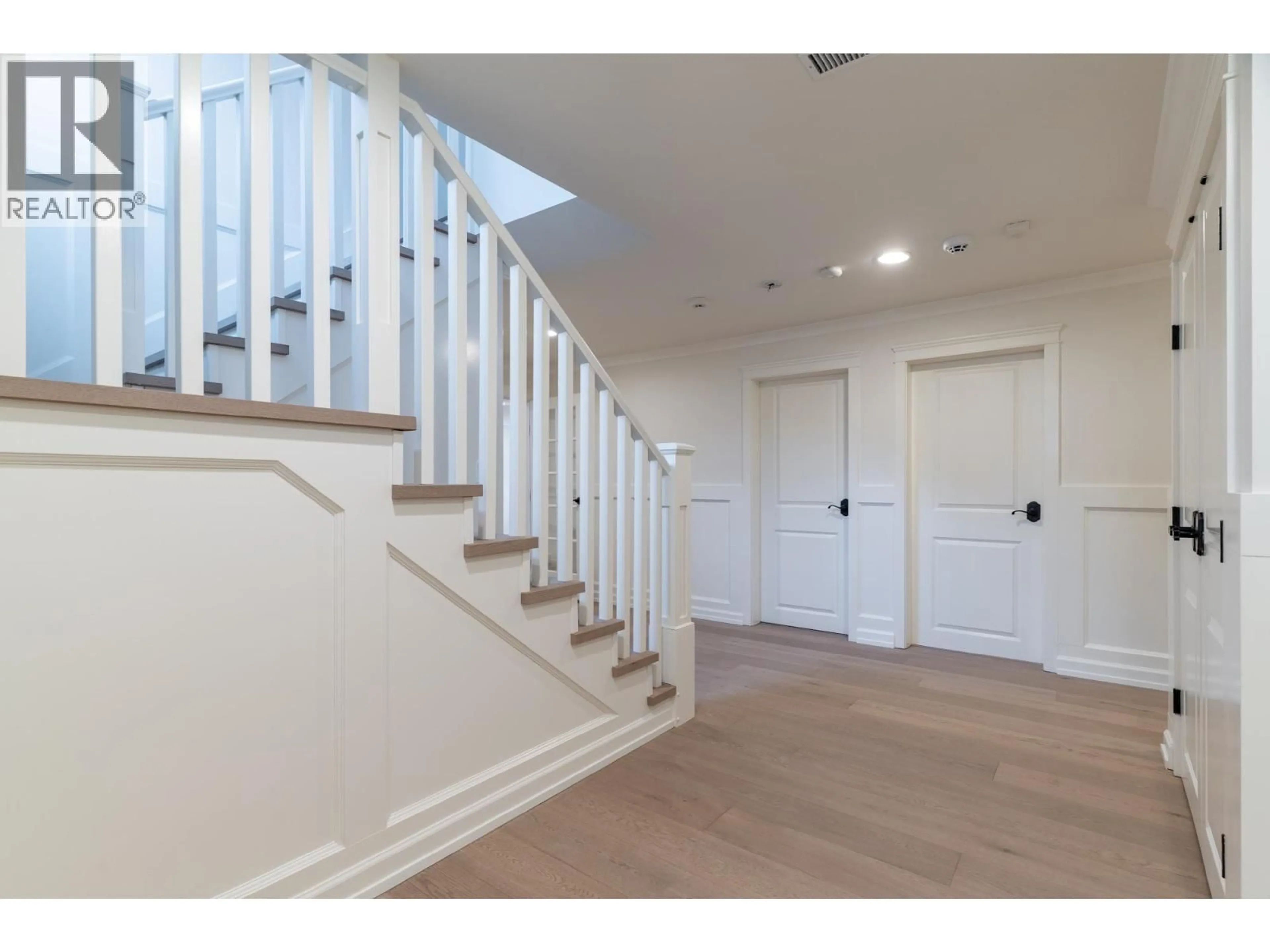 Indoor entryway for 3653 ST. THOMAS STREET, Port Coquitlam British Columbia V3B2Y9