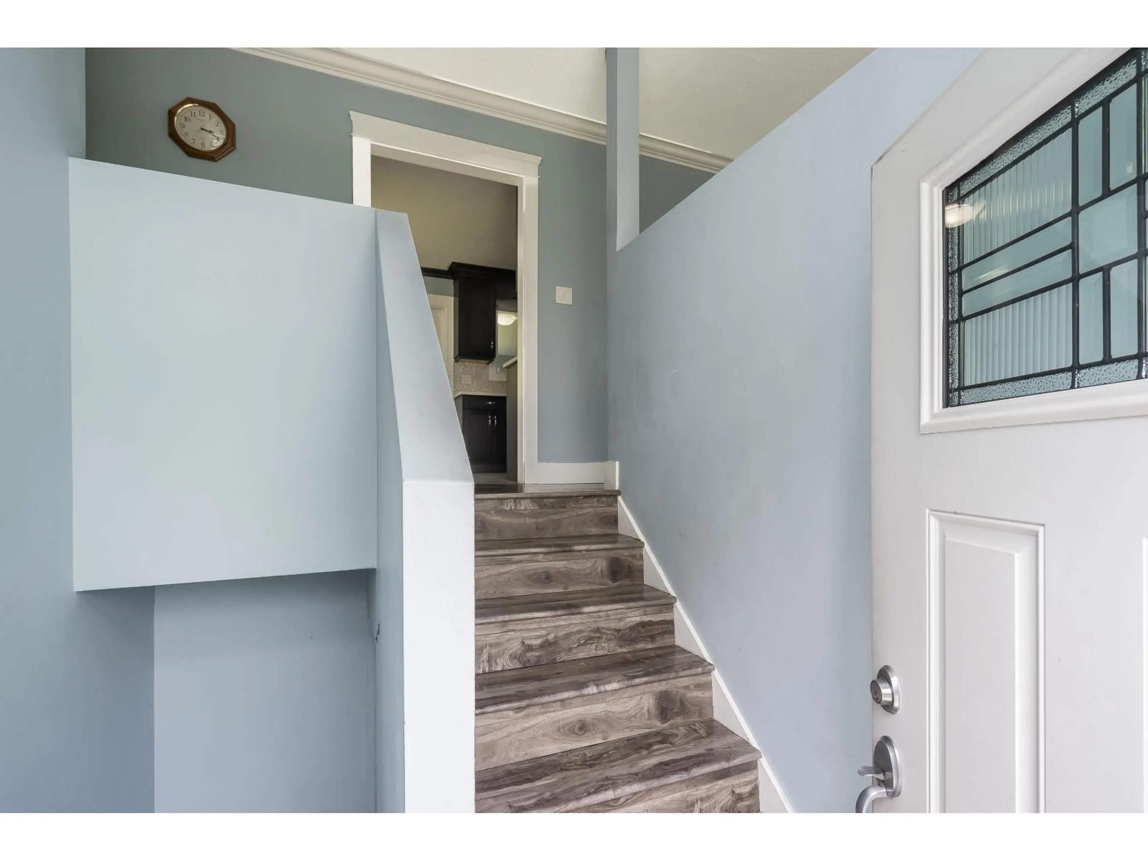 Indoor entryway for 32337 DOLPHIN, Abbotsford British Columbia V2T1G1