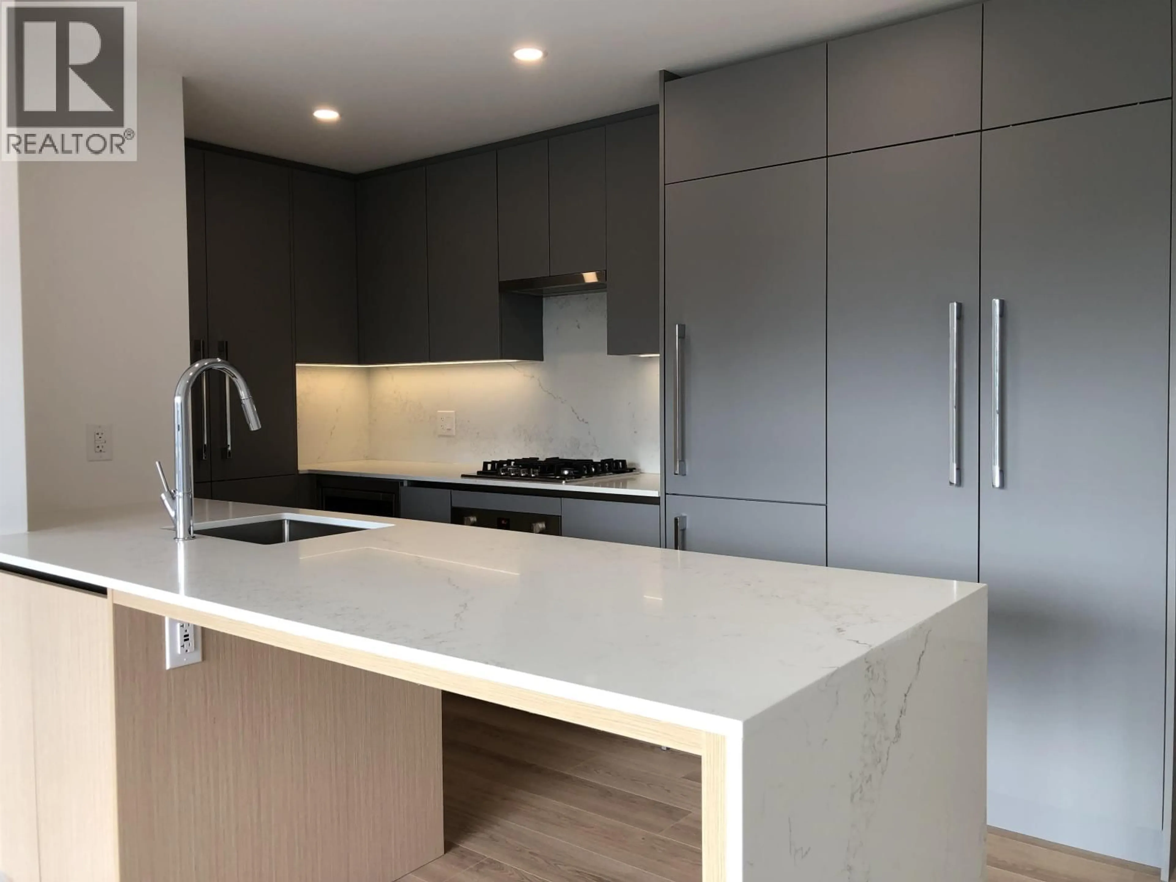 Contemporary kitchen, unknown for 807 - 7977 LANSDOWNE ROAD, Richmond British Columbia V6X0X7