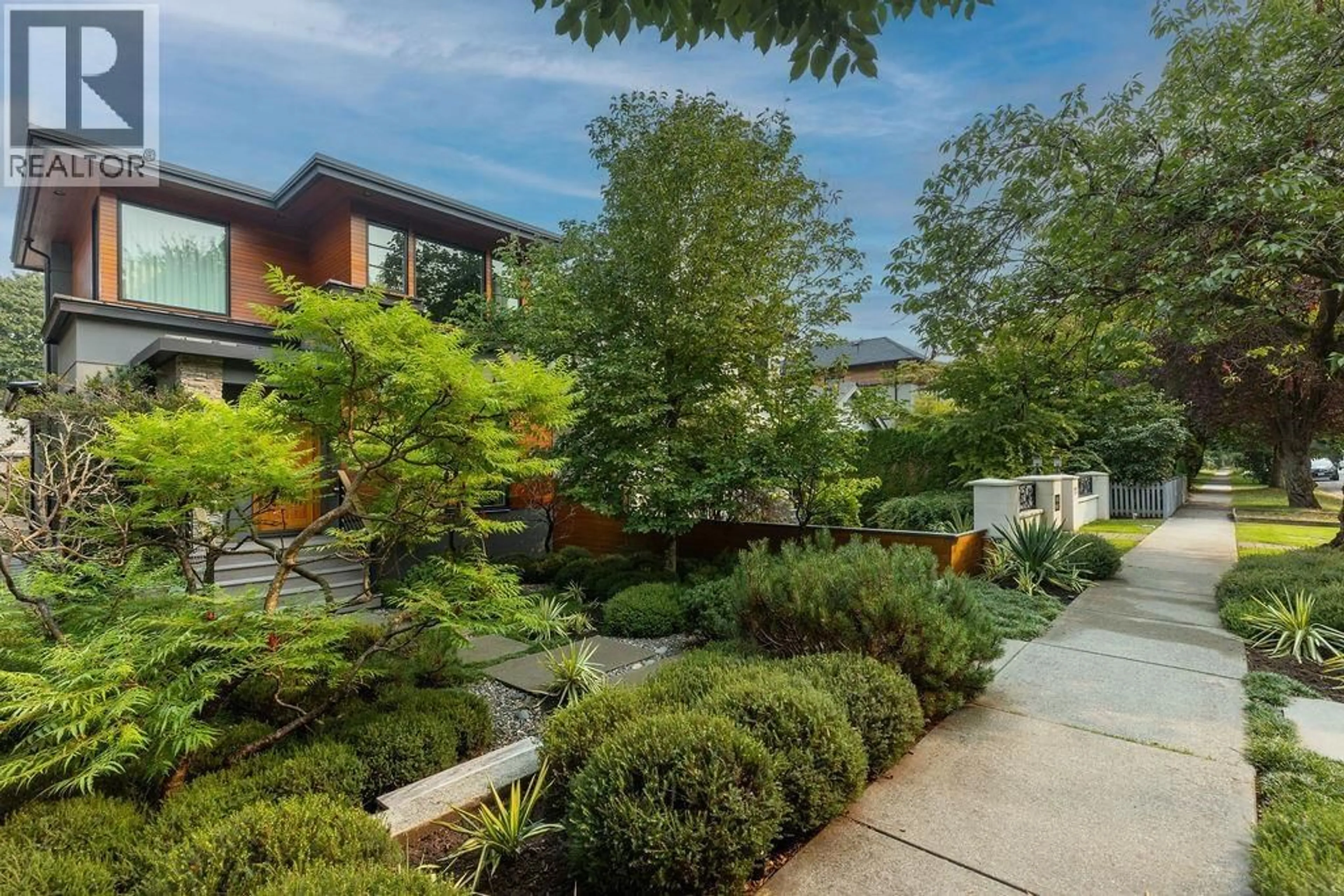 Patio, street for 3963 20TH AVENUE, Vancouver British Columbia V6S1G3