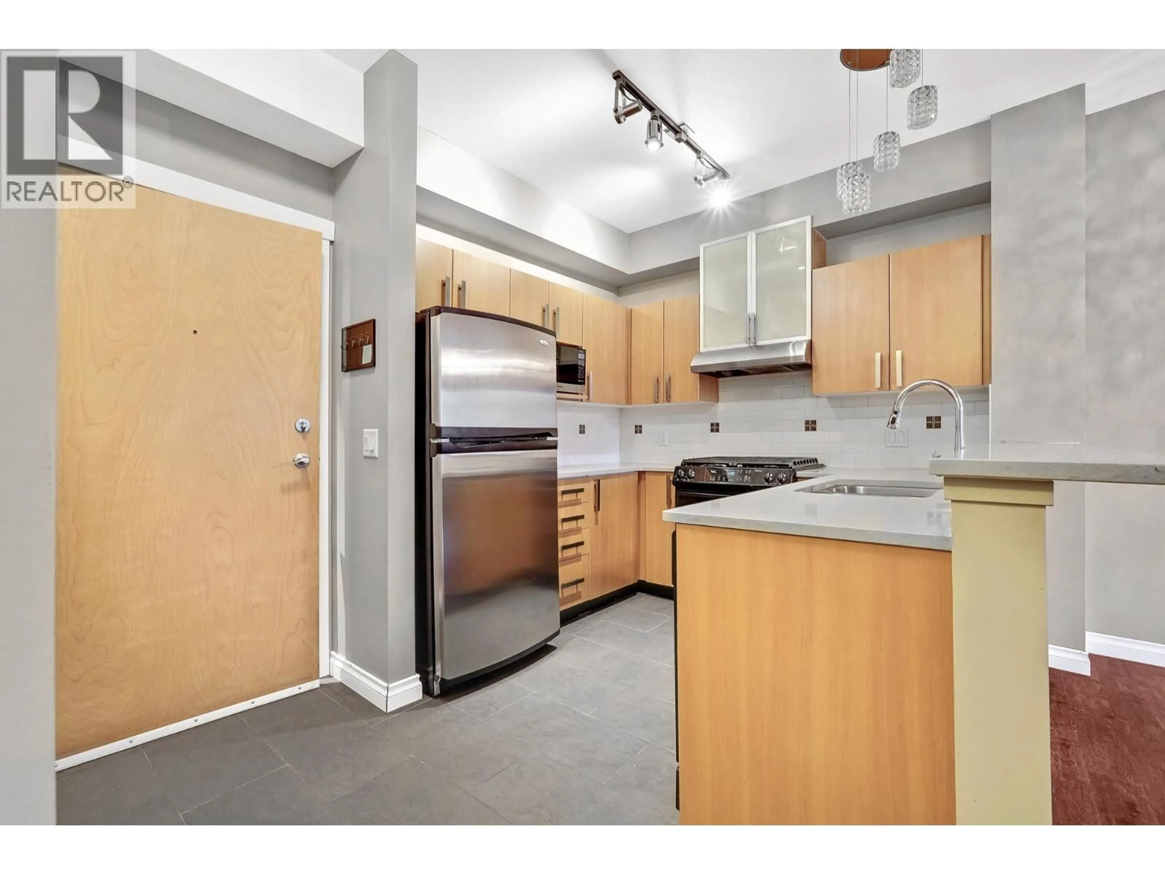 Standard kitchen, unknown for 413 - 801 KLAHANIE DRIVE, Port Moody British Columbia V3H5K4