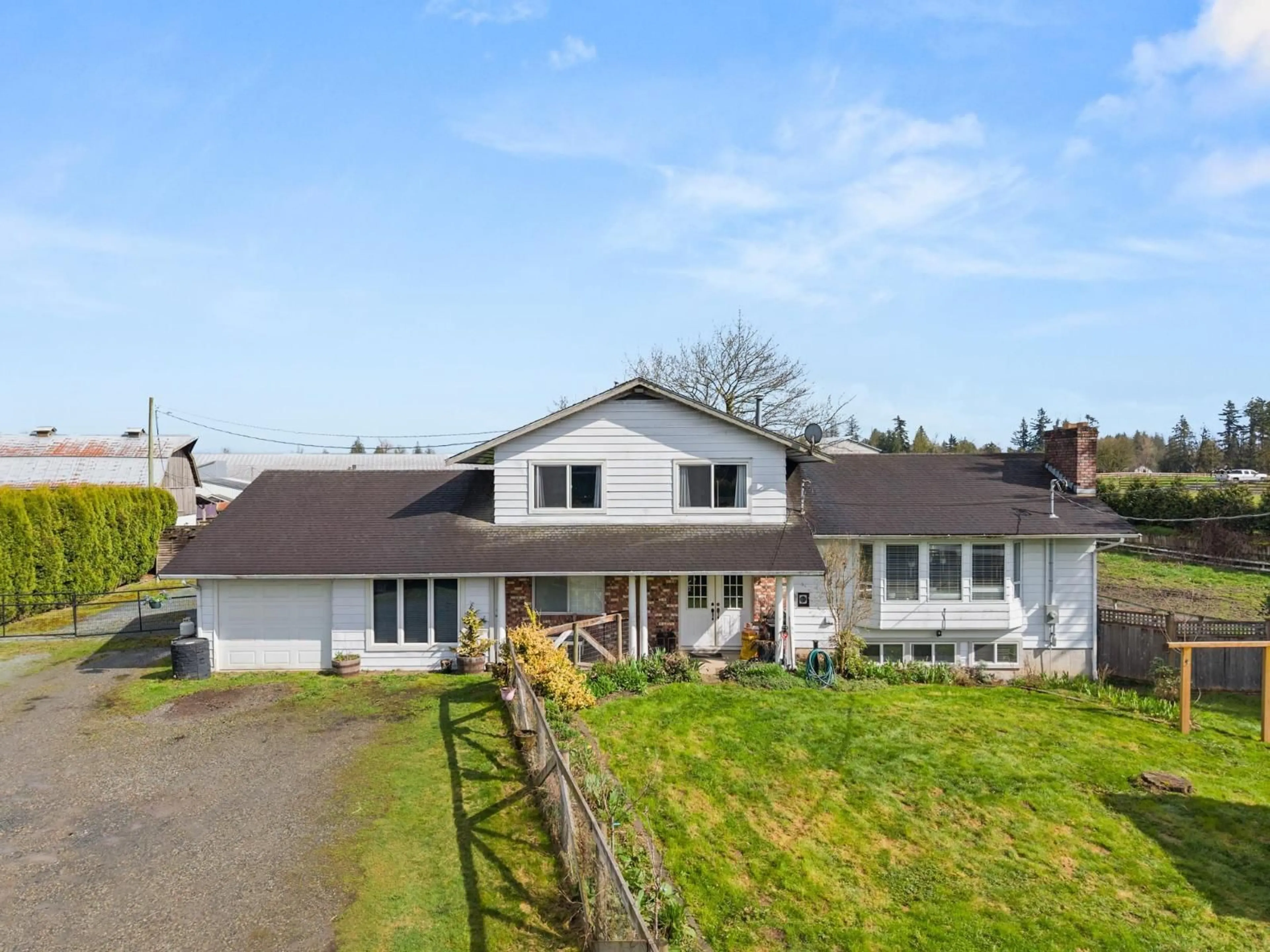 A pic from outside/outdoor area/front of a property/back of a property/a pic from drone, street for 4532 272, Langley British Columbia V4W1N3